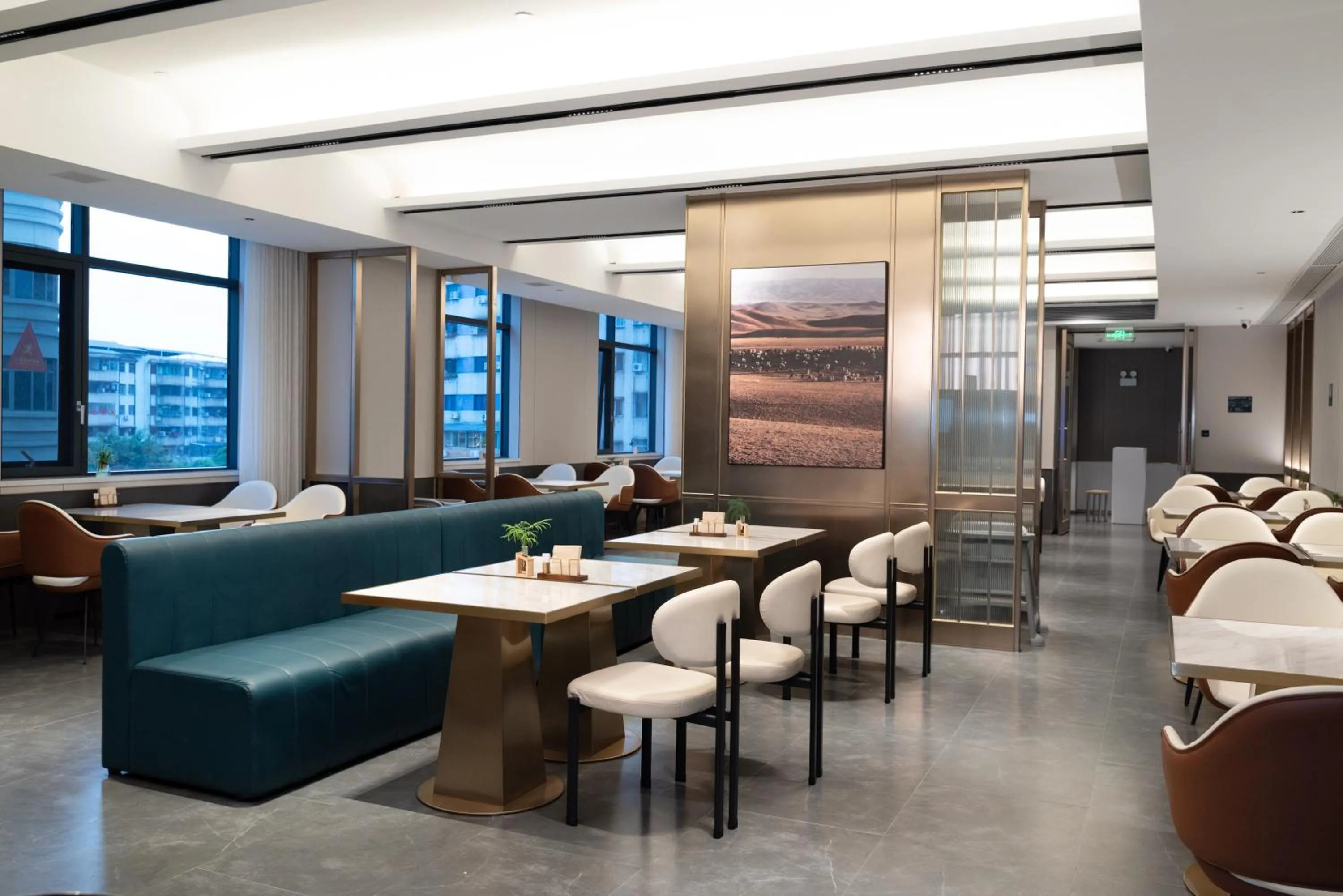 Restaurant/places to eat in Atour Hotel Meizhou Meixian Baili Plaza