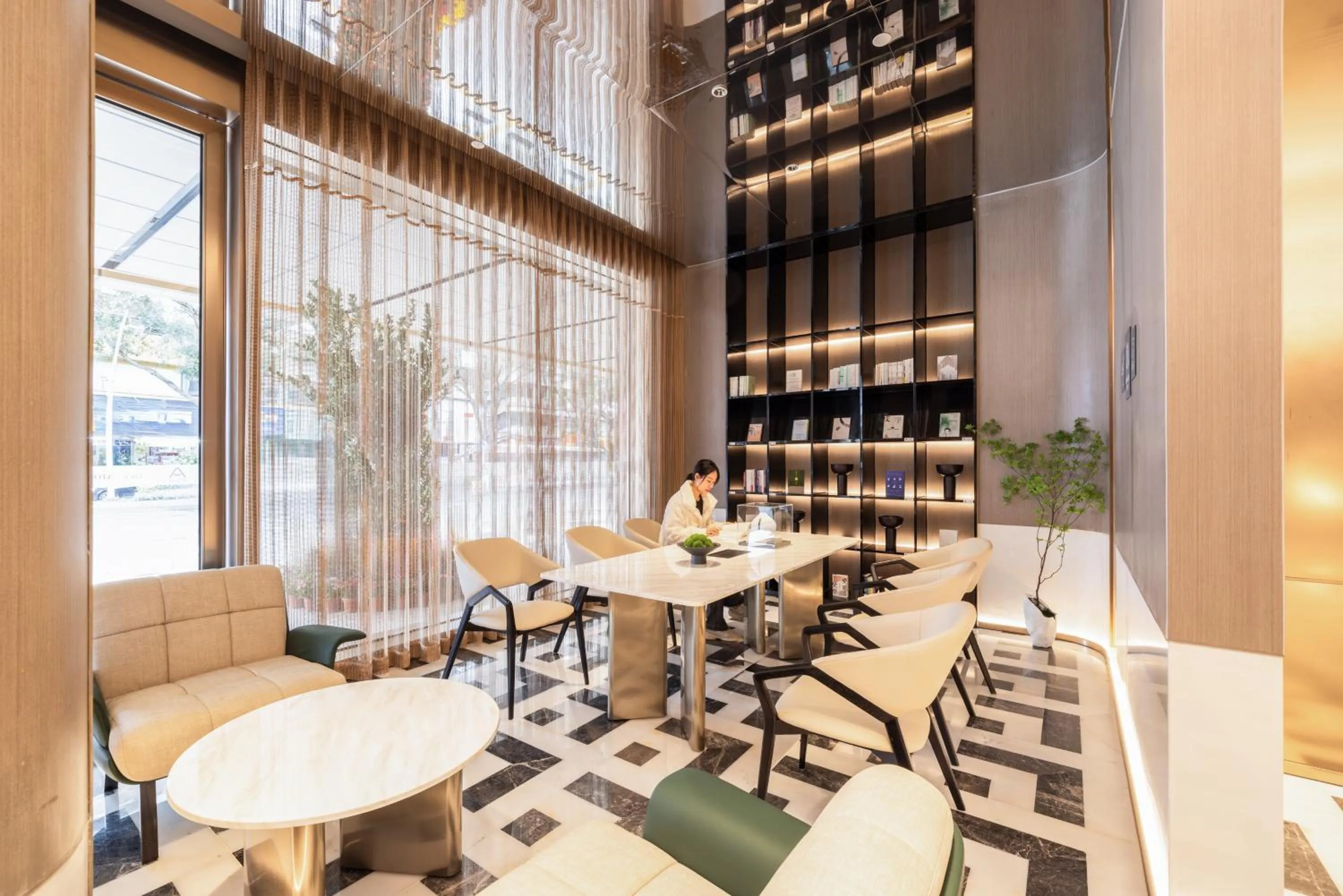 Lobby or reception in Atour Hotel Meizhou Meixian Baili Plaza