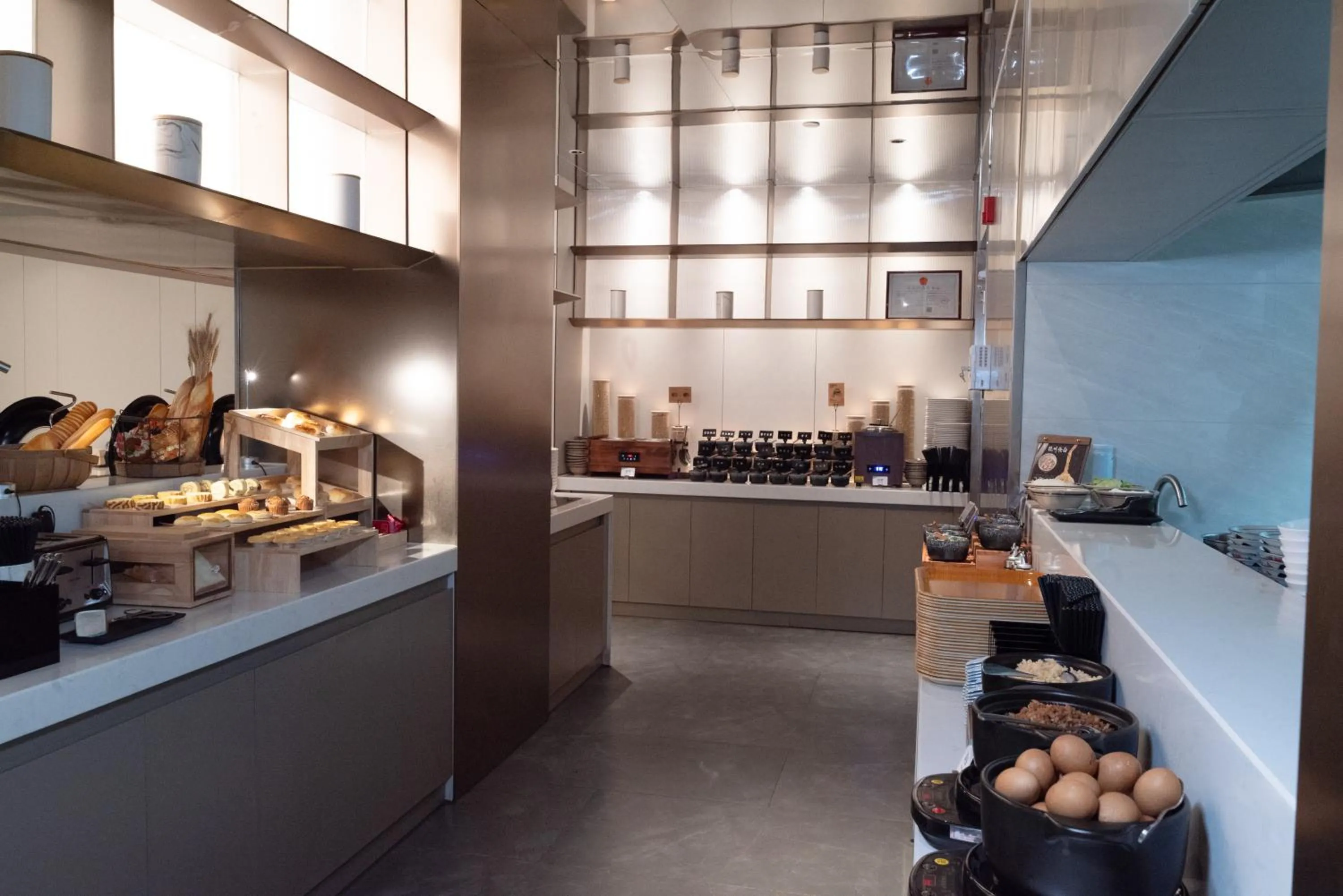 Restaurant/places to eat in Atour Hotel Meizhou Meixian Baili Plaza