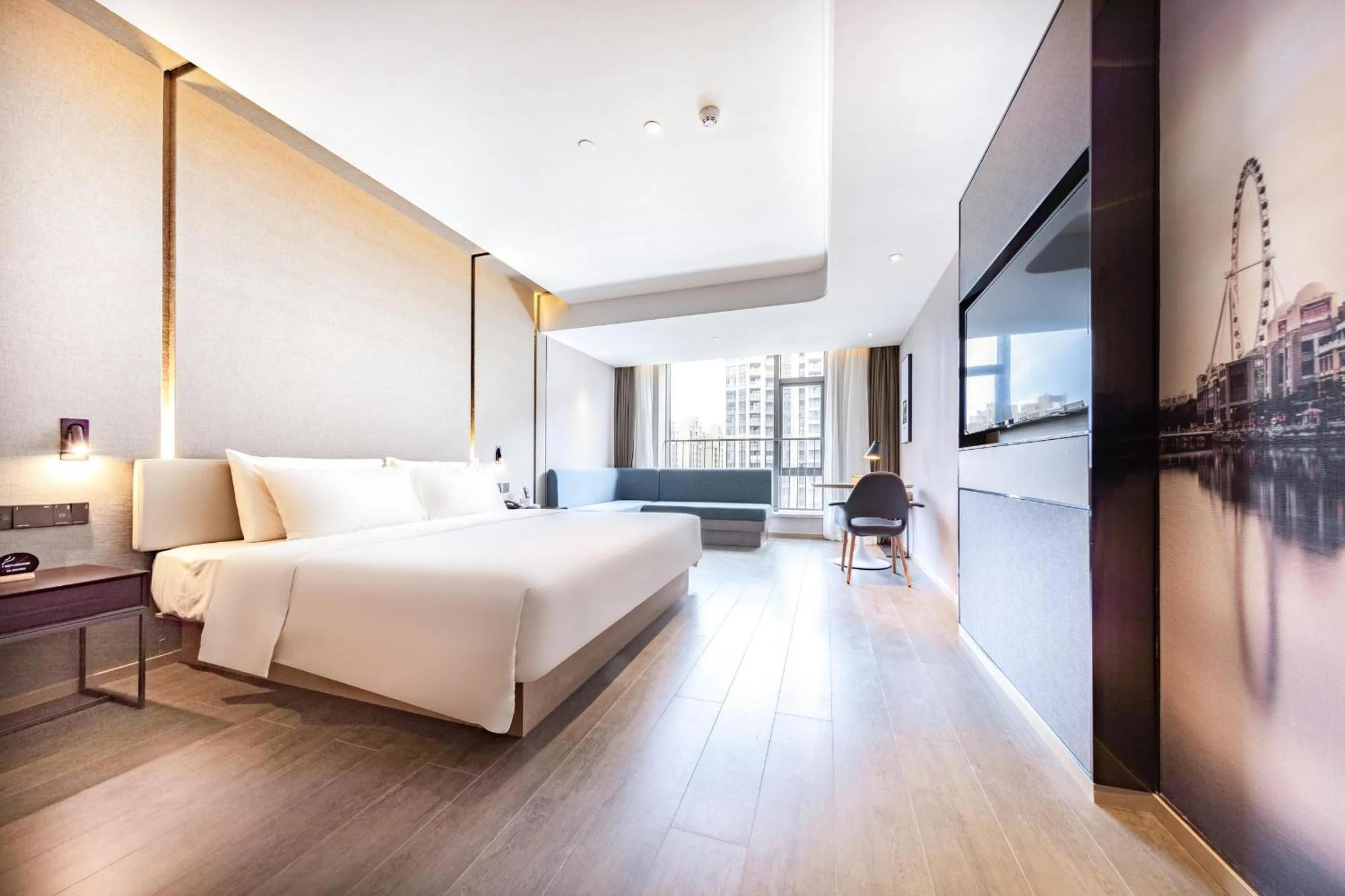 Bed in Atour Hotel Zhongshan North Station V-PARK Plaza