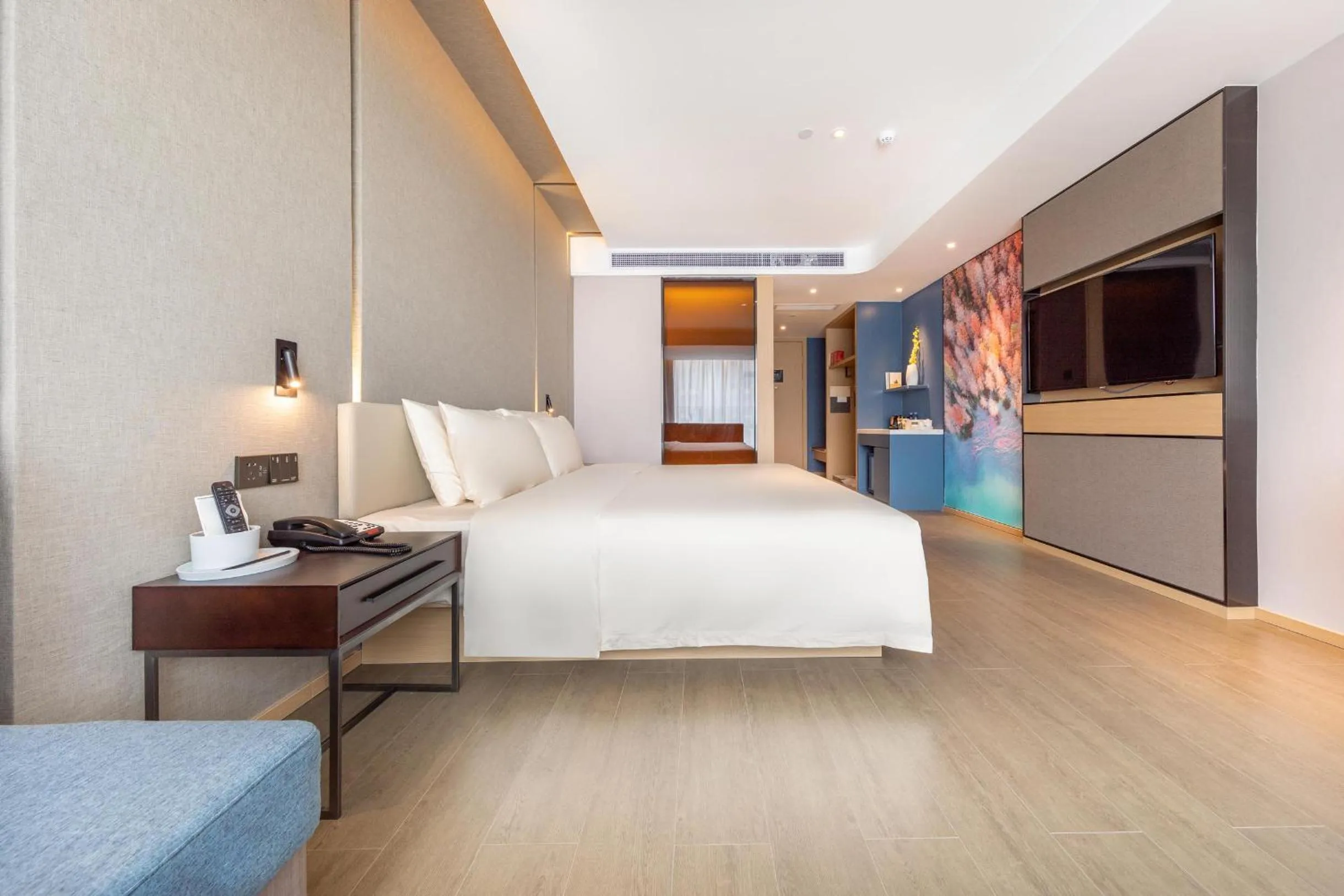 Bed in Atour Hotel Zhongshan North Station V-PARK Plaza