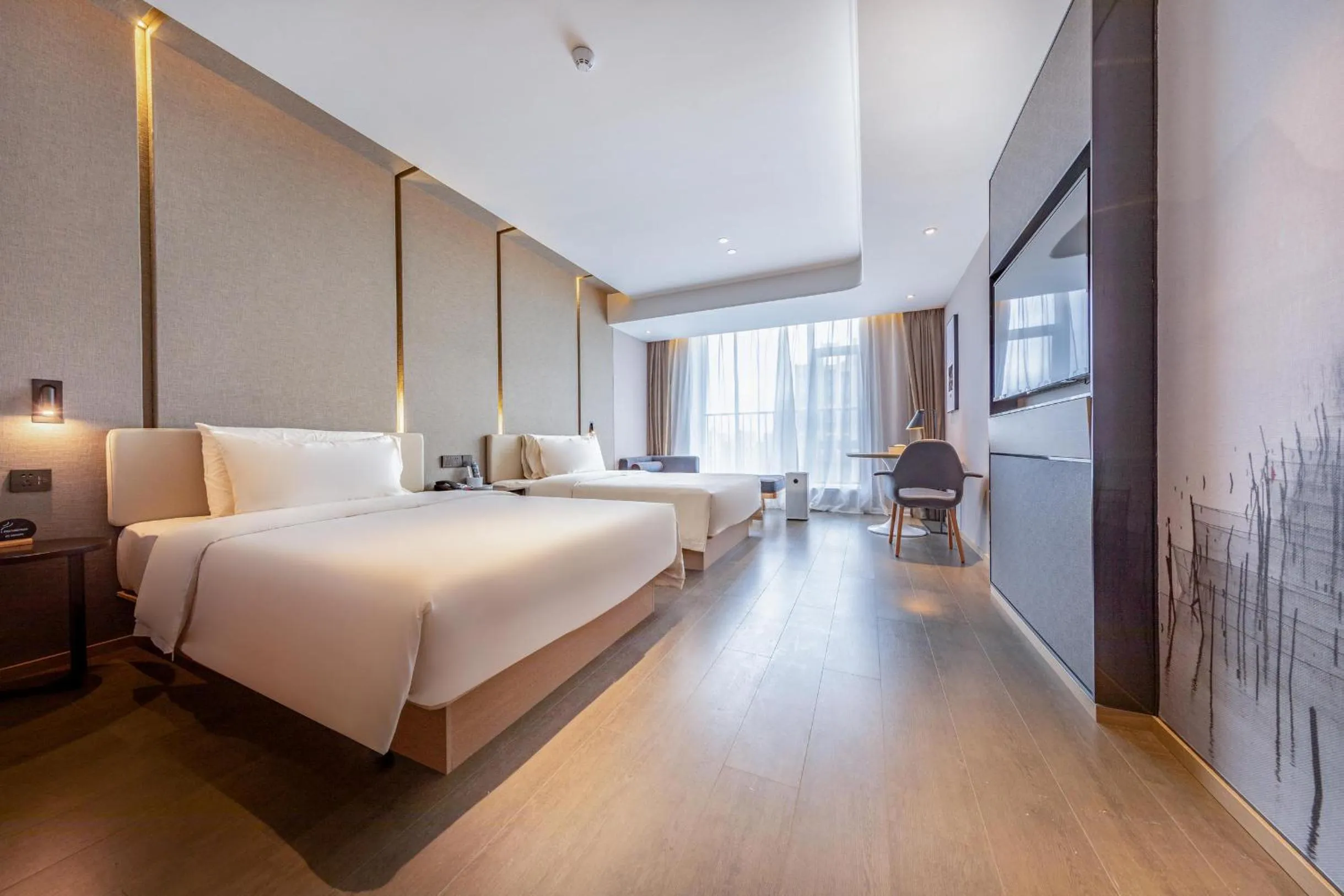 Bed in Atour Hotel Zhongshan North Station V-PARK Plaza
