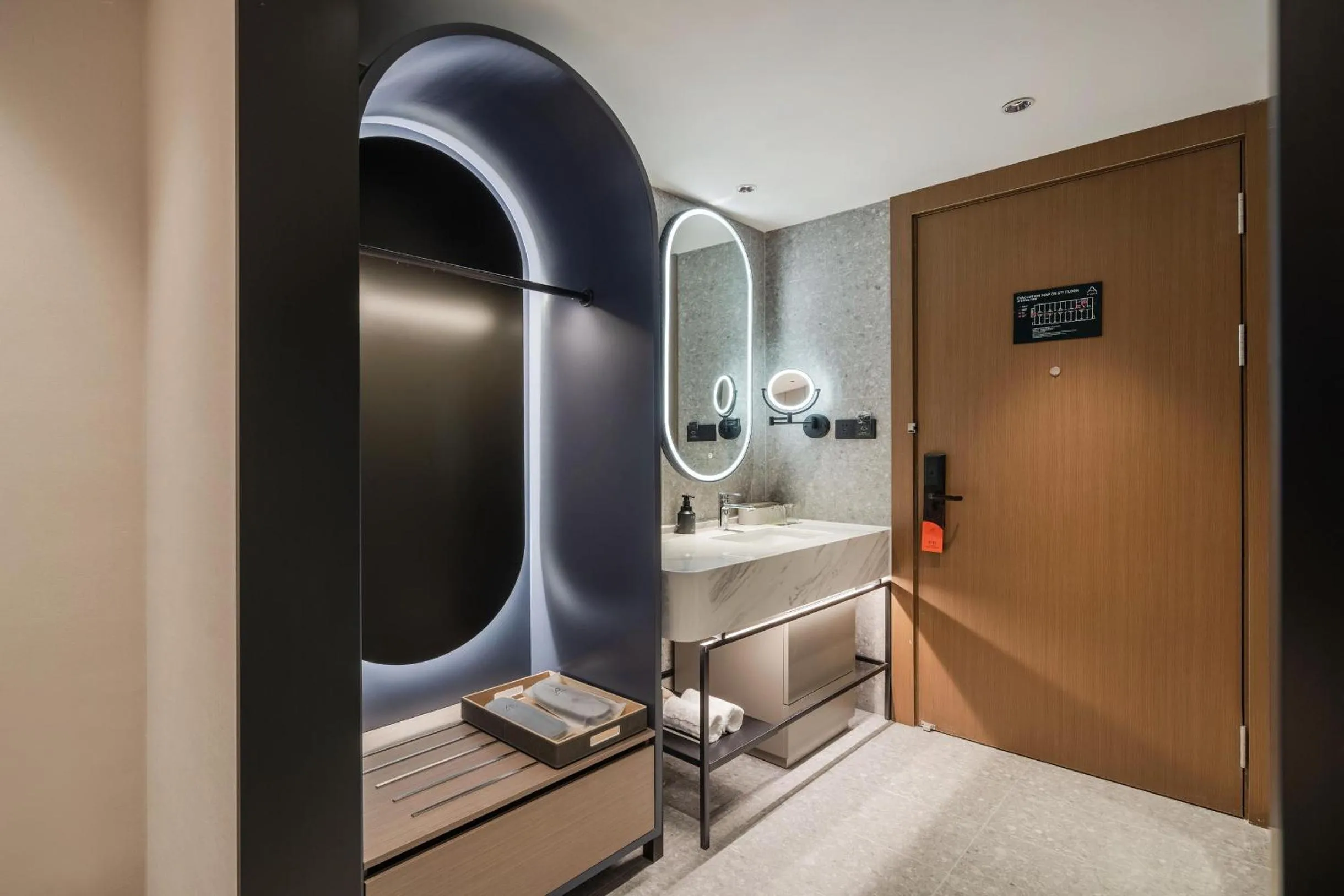 wardrobe in Atour Hotel Jiuyanqiao Niwangmiao Metro Chengdu