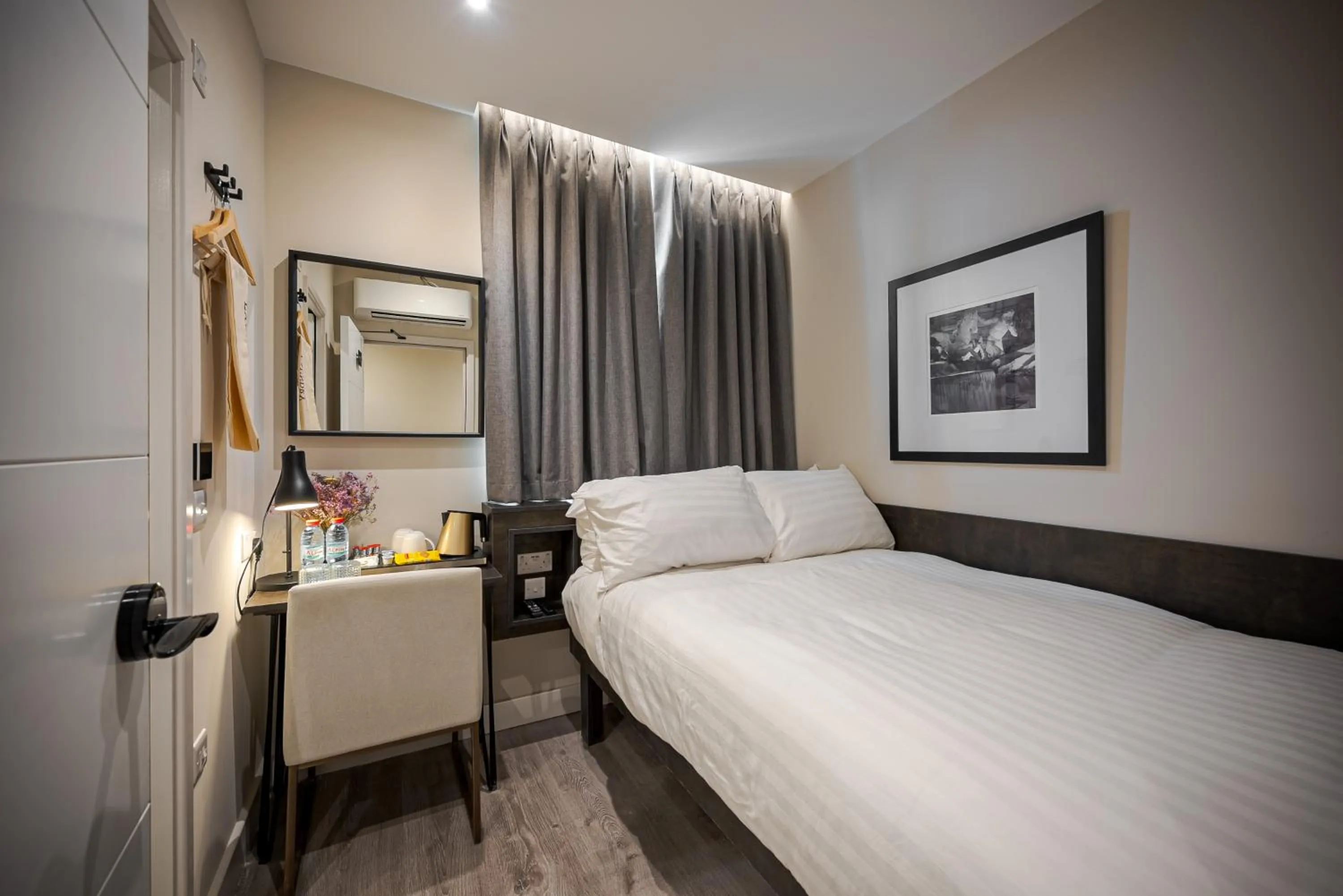 Bed in King's Cross Express Inn