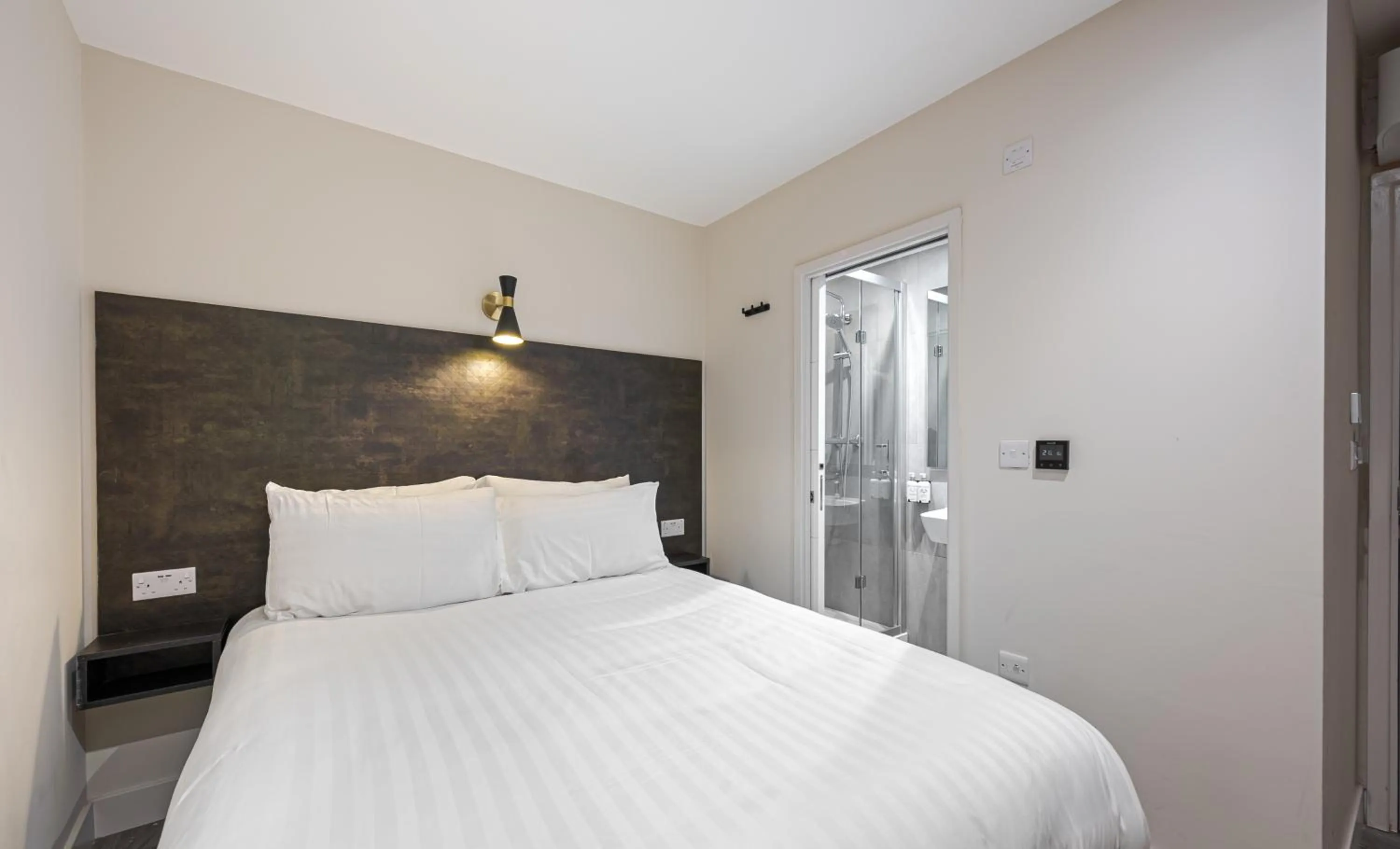 Bed in King's Cross Express Inn