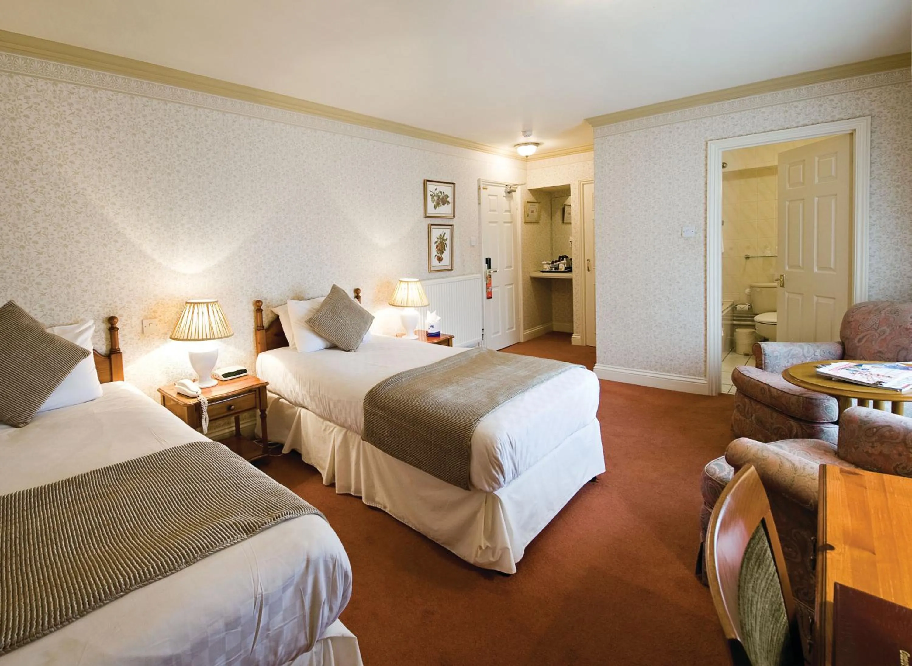 Bedroom, Bed in Old Hunstanton Le Strange Arms Hotel