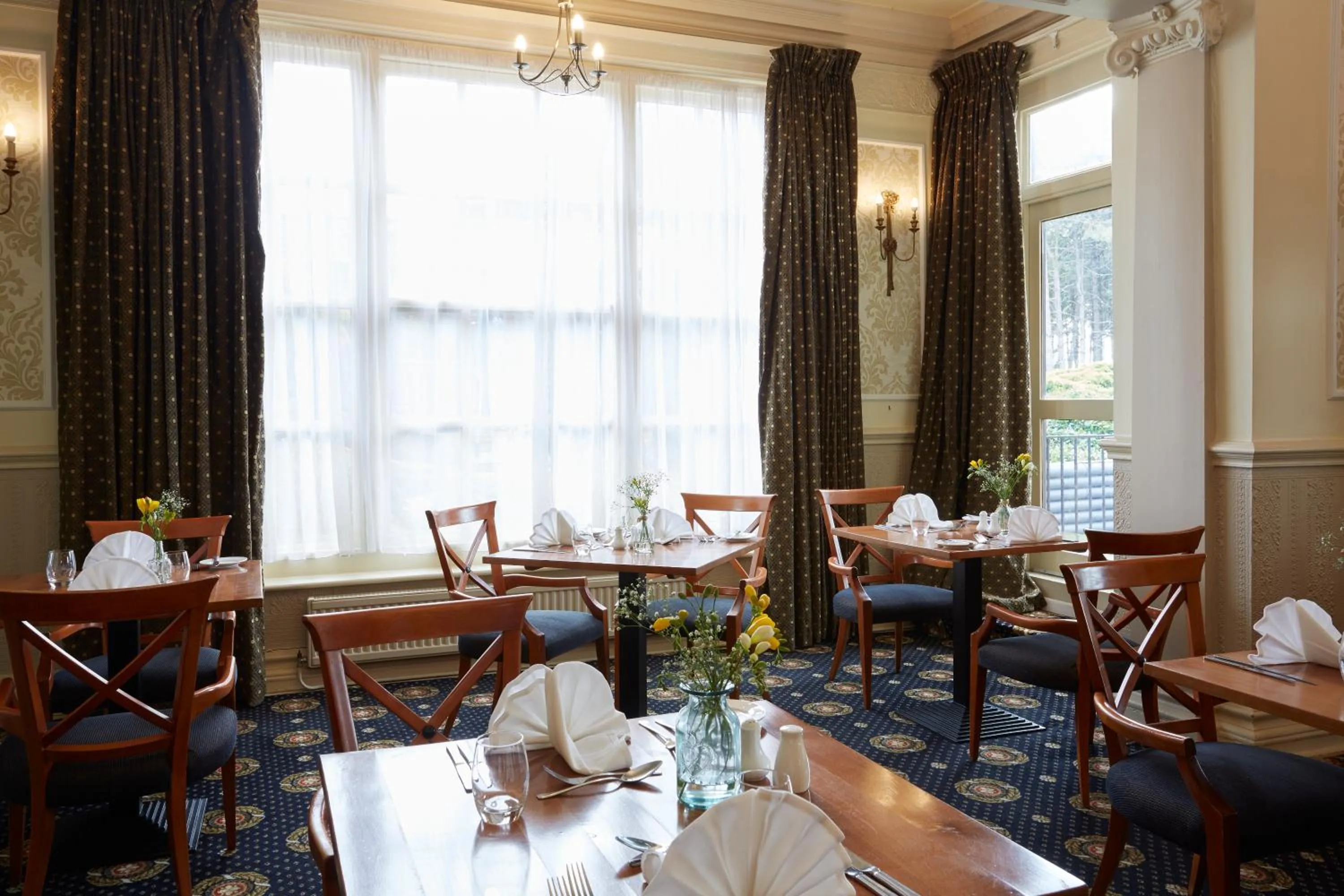 Restaurant/places to eat in Old Hunstanton Le Strange Arms Hotel