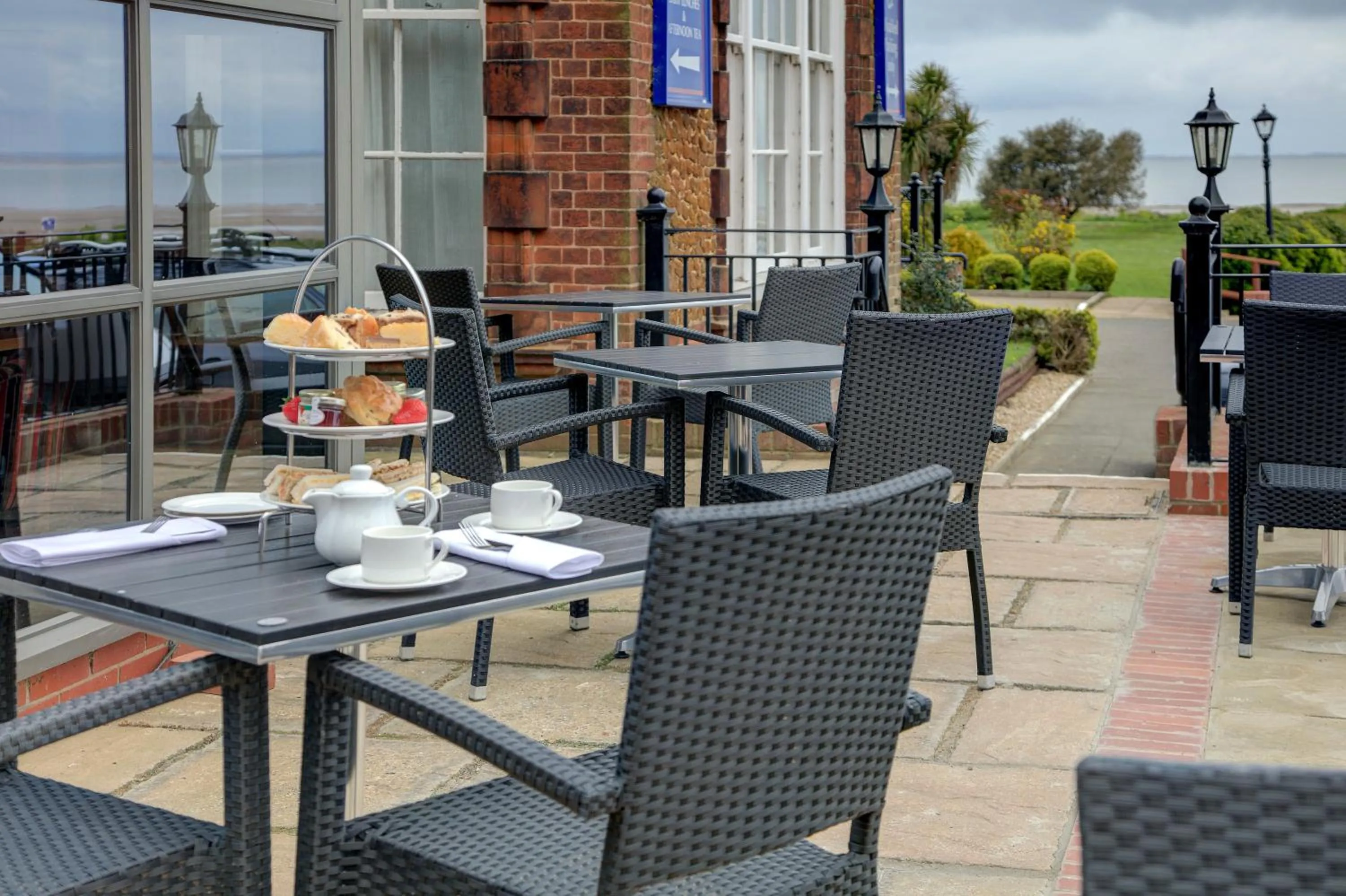 Restaurant/places to eat in Old Hunstanton Le Strange Arms Hotel