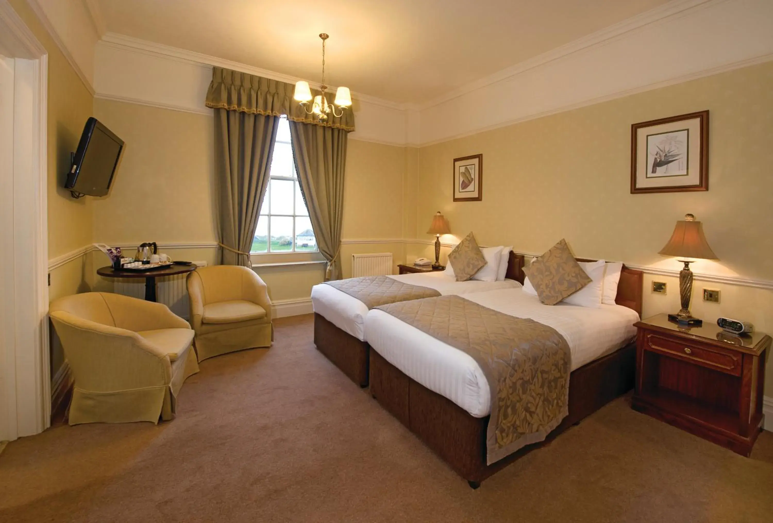 Twin Room with Sea View in Old Hunstanton Le Strange Arms Hotel Twin Room with Sea View in Old Hunstanton Le Strange Arms Hotel