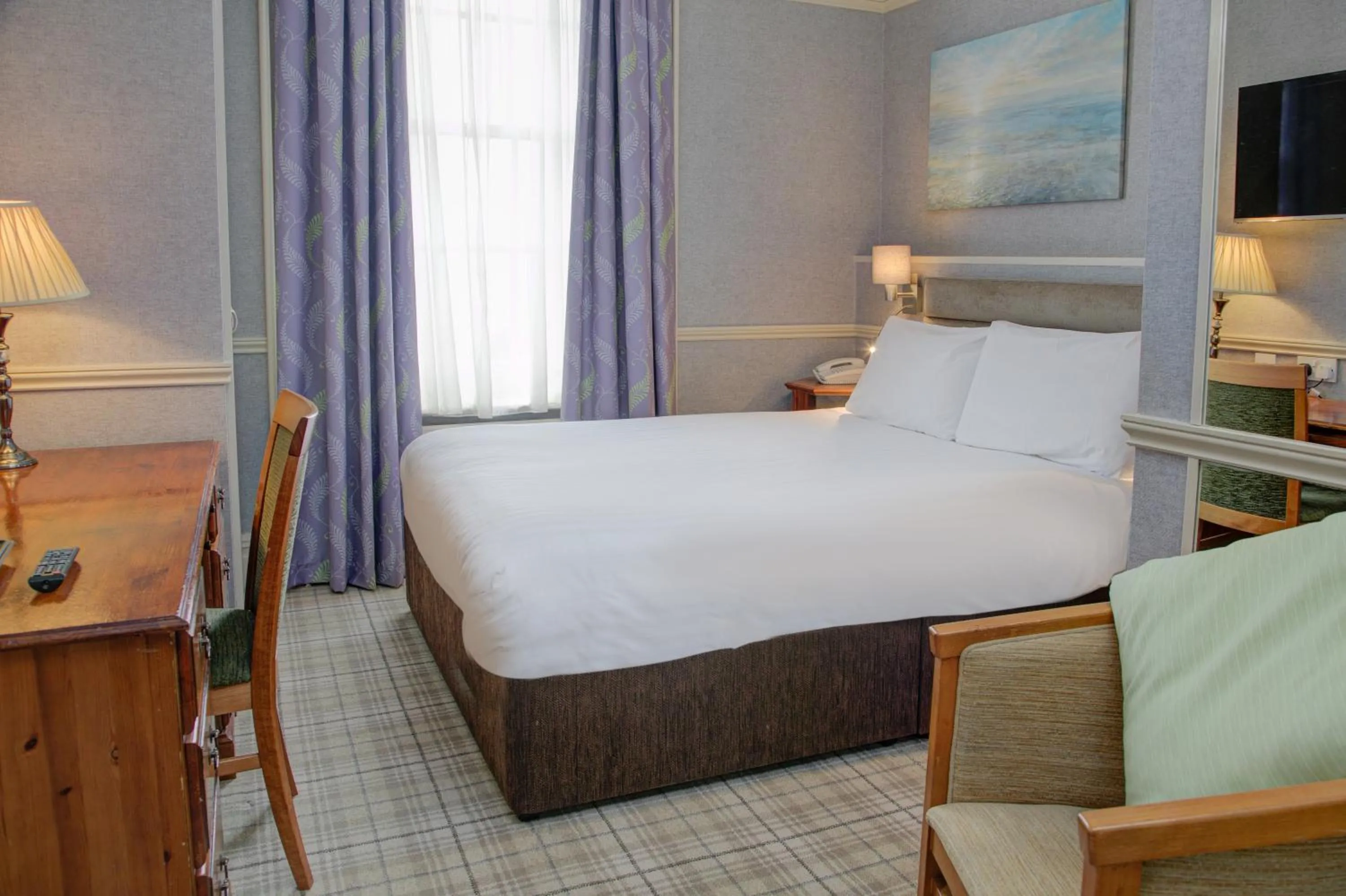 Bed in Old Hunstanton Le Strange Arms Hotel