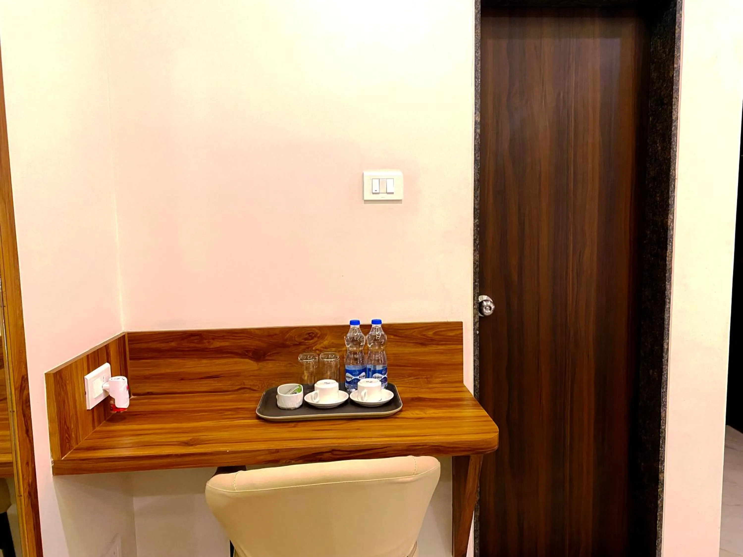 Coffee/tea facilities in The Grand Sarovar Inn And Suites
