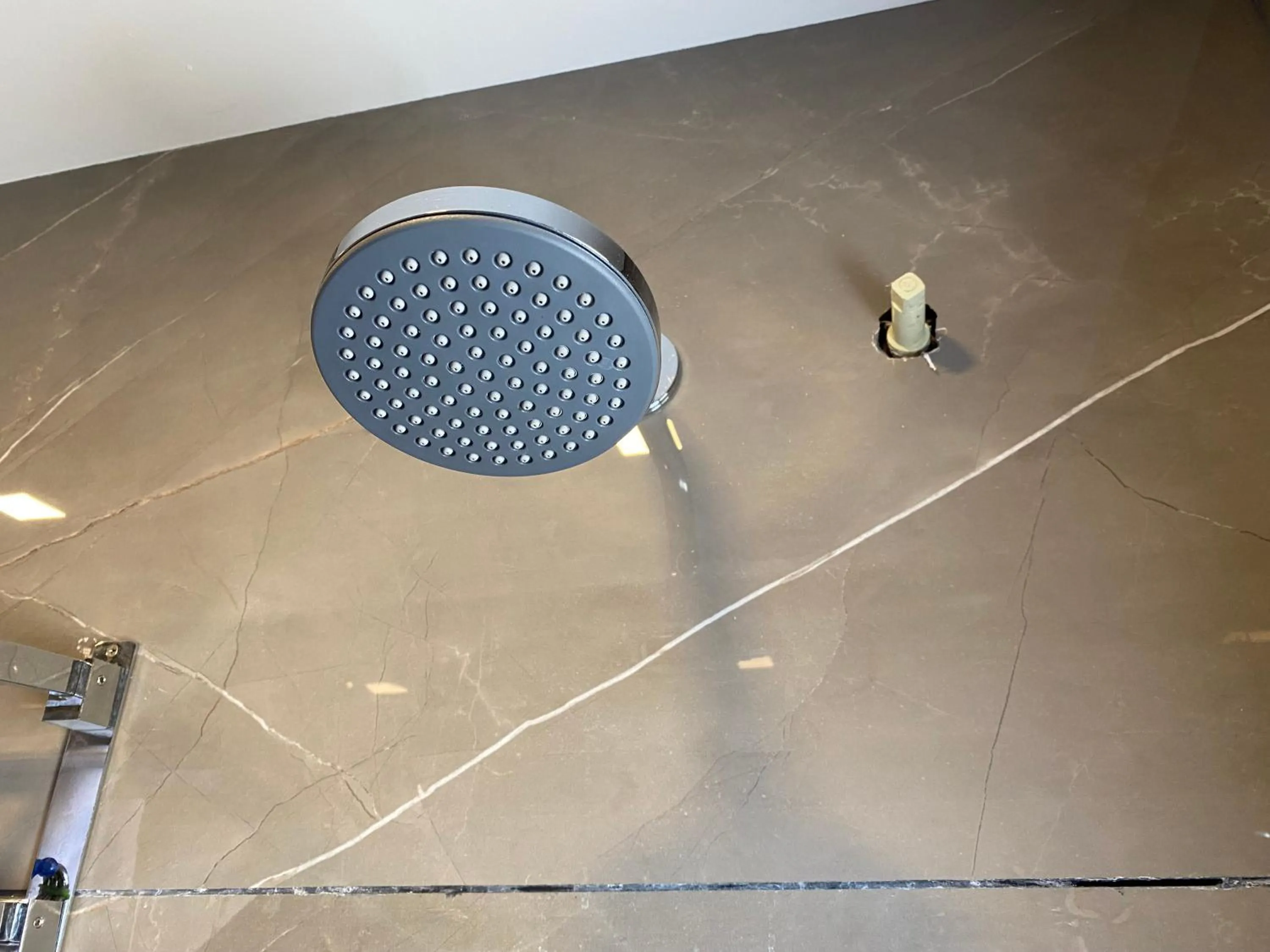 The Grand Sarovar Inn And Suites