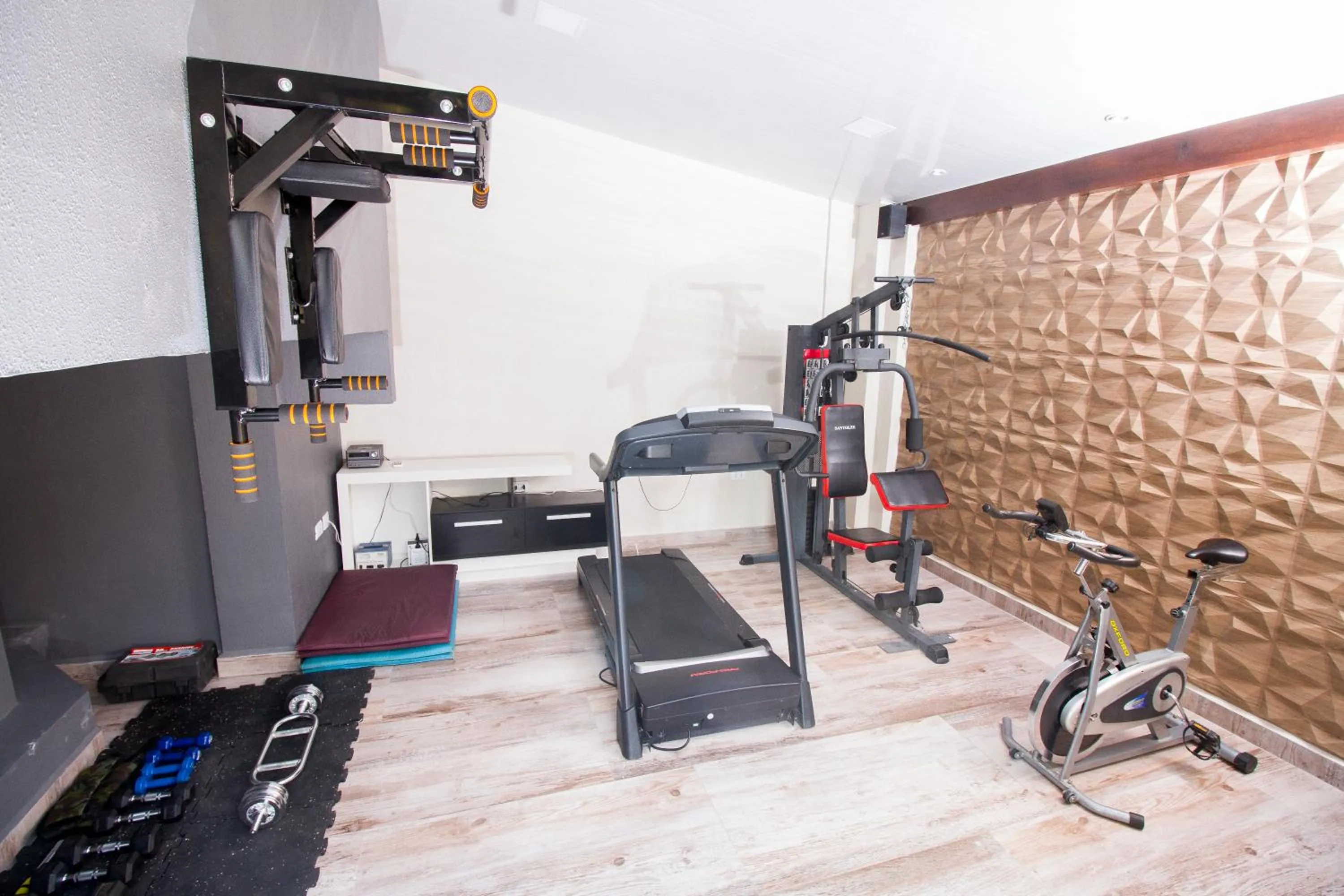 Fitness centre/facilities in Hotel Sirari By Regina