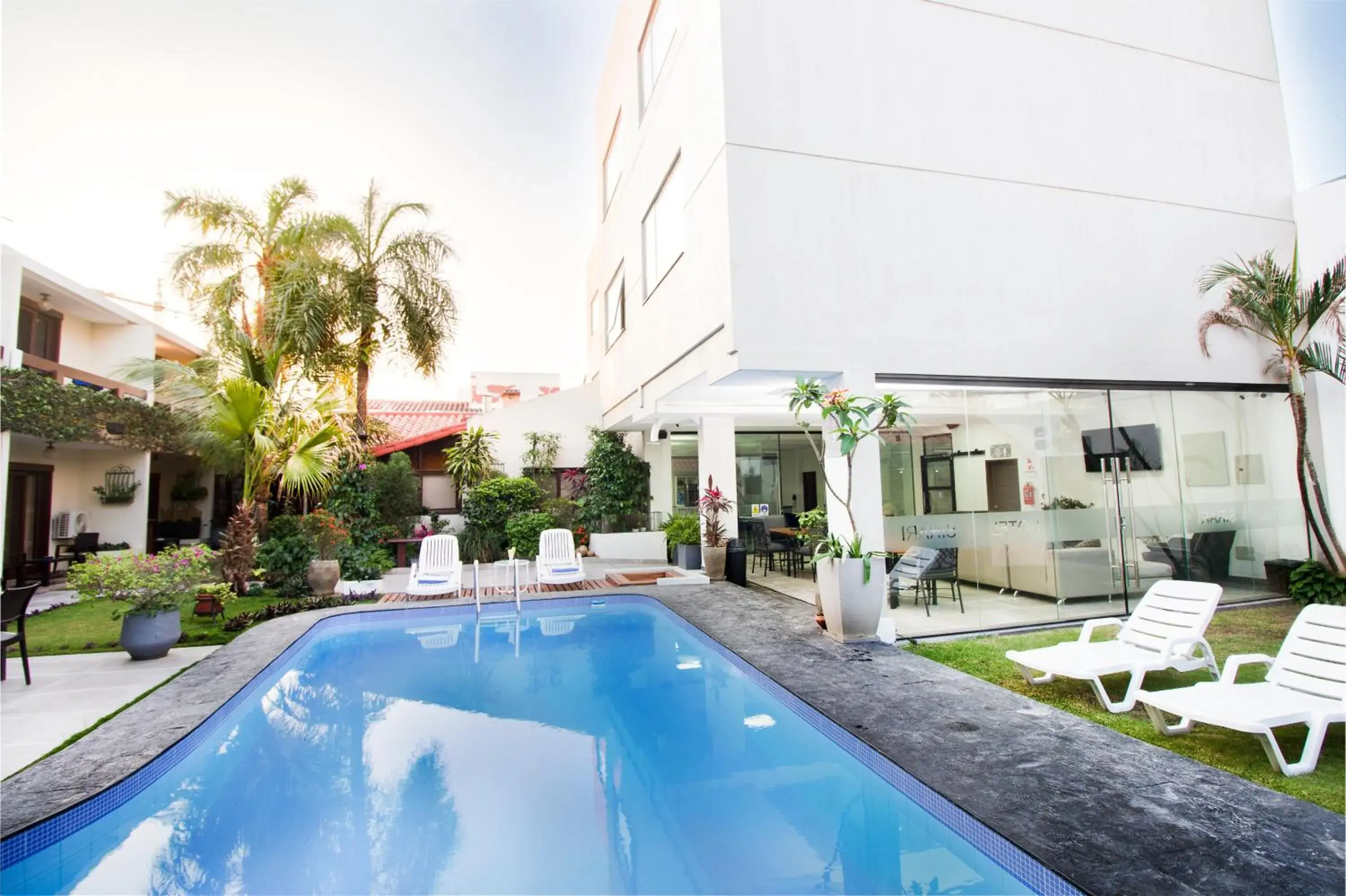 Swimming pool in Hotel Sirari By Regina Swimming pool in Hotel Sirari By Regina