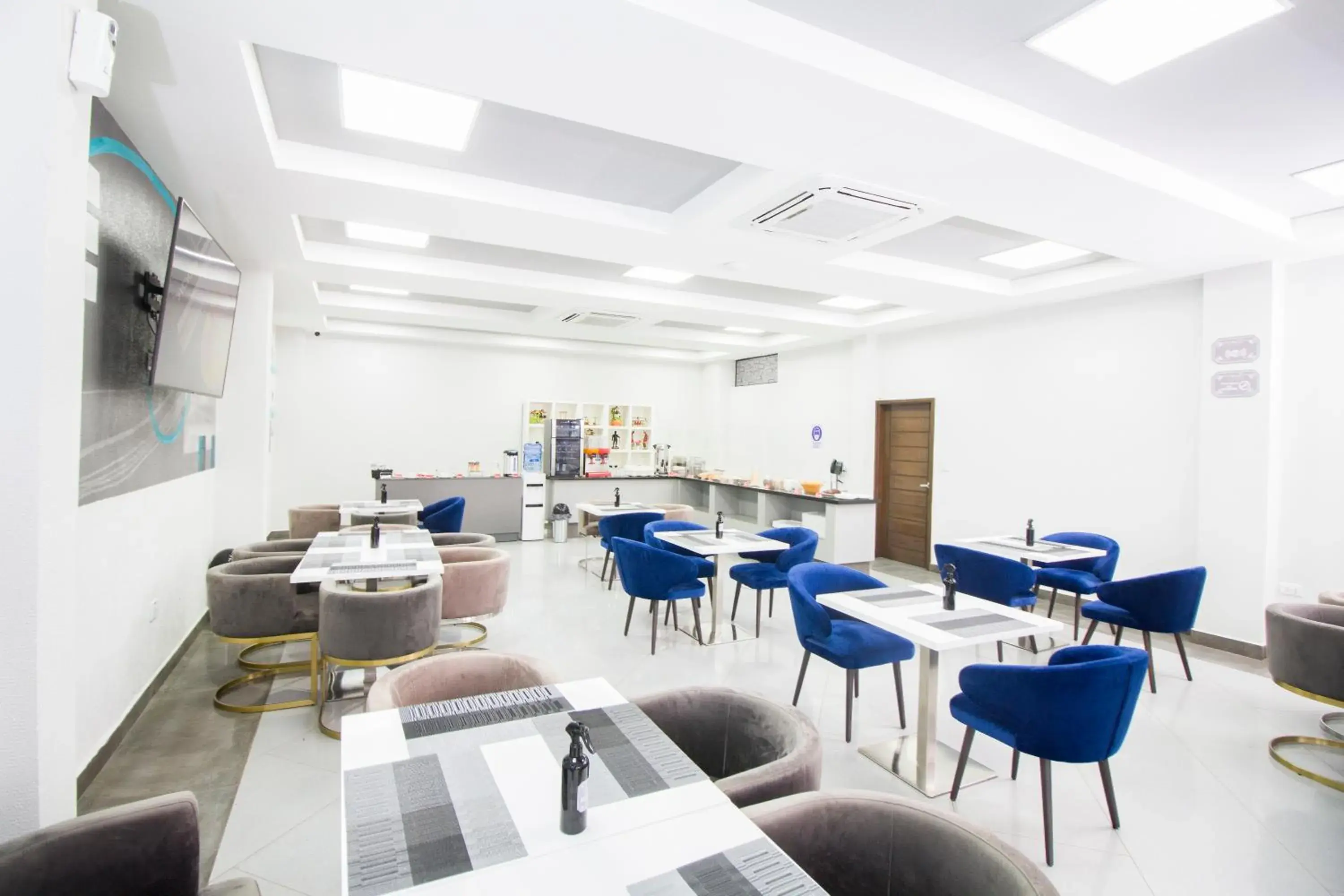 Restaurant/places to eat in Hotel Sirari By Regina Restaurant/places to eat in Hotel Sirari By Regina