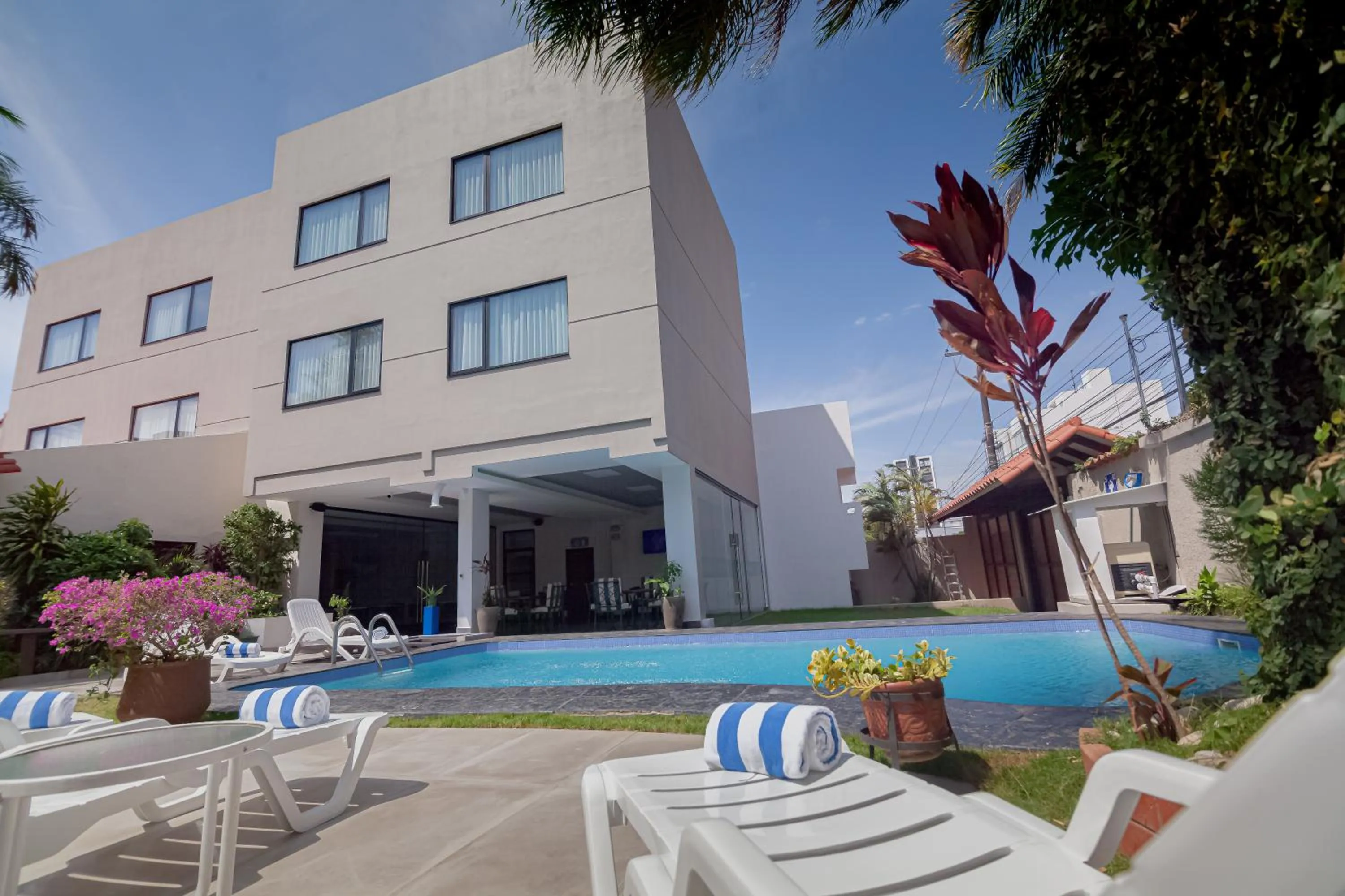 Property building in Hotel Sirari By Regina