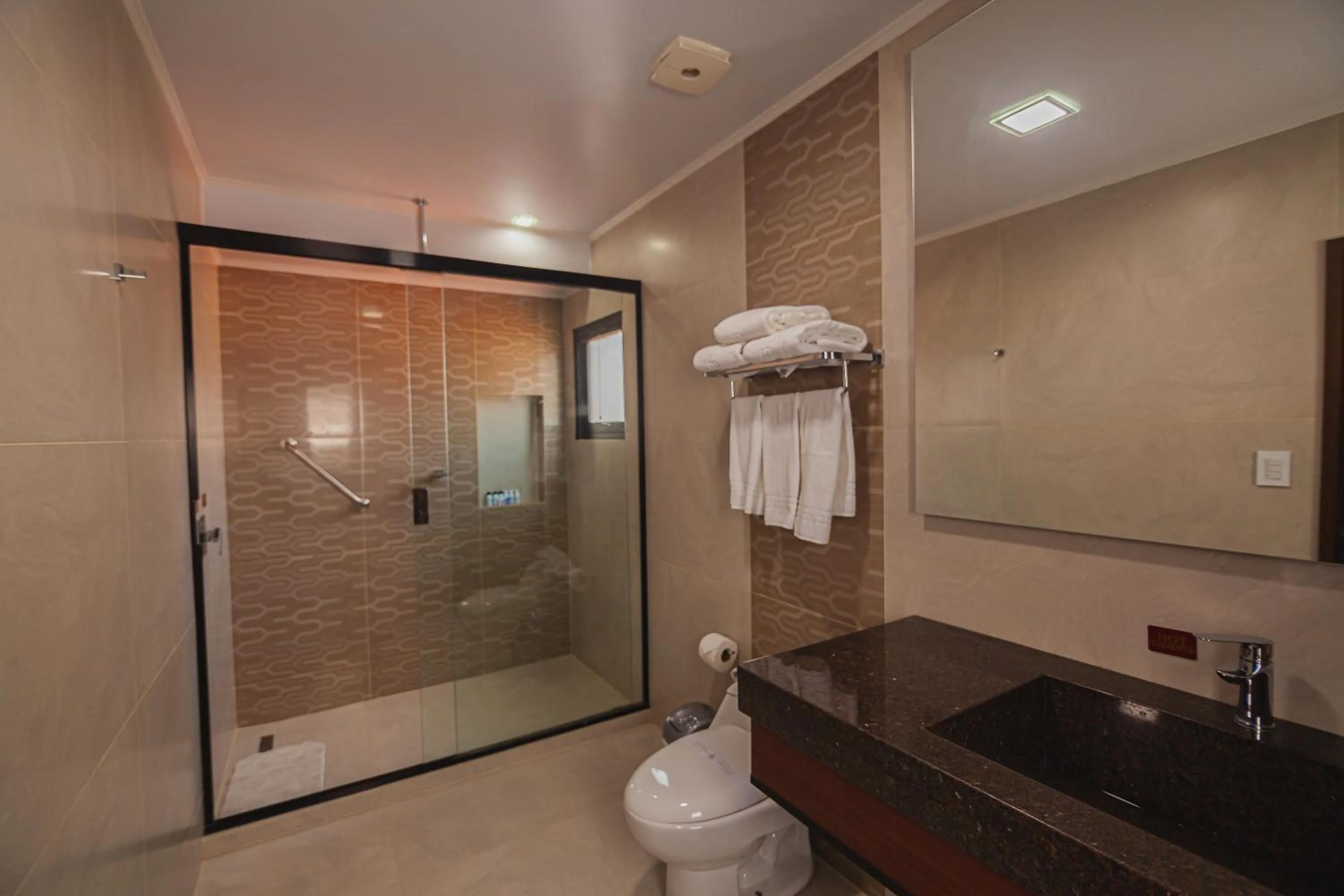 Bathroom in Hotel Sirari By Regina