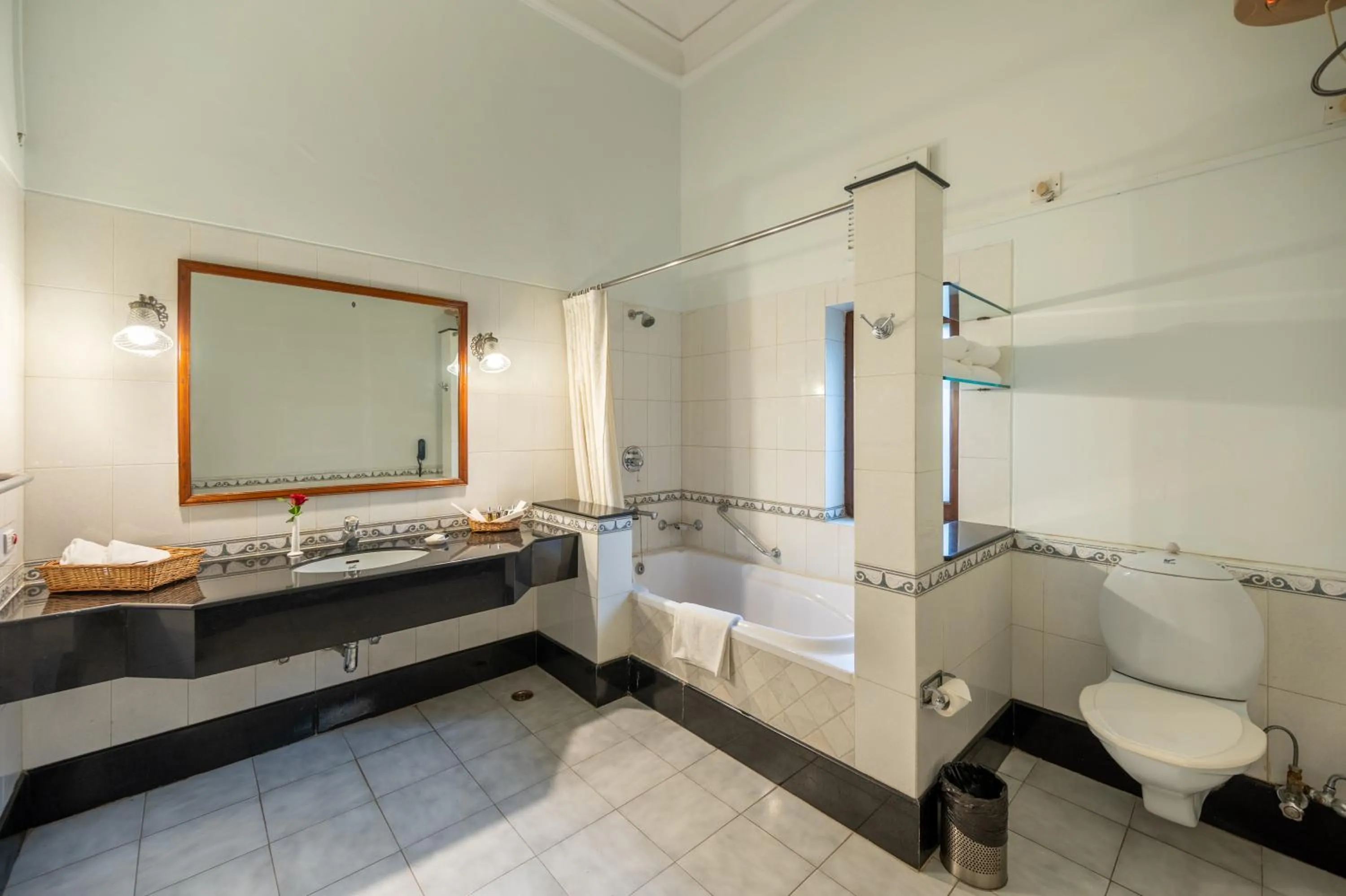 Bathroom in Umed Bhawan Palace, Kotah