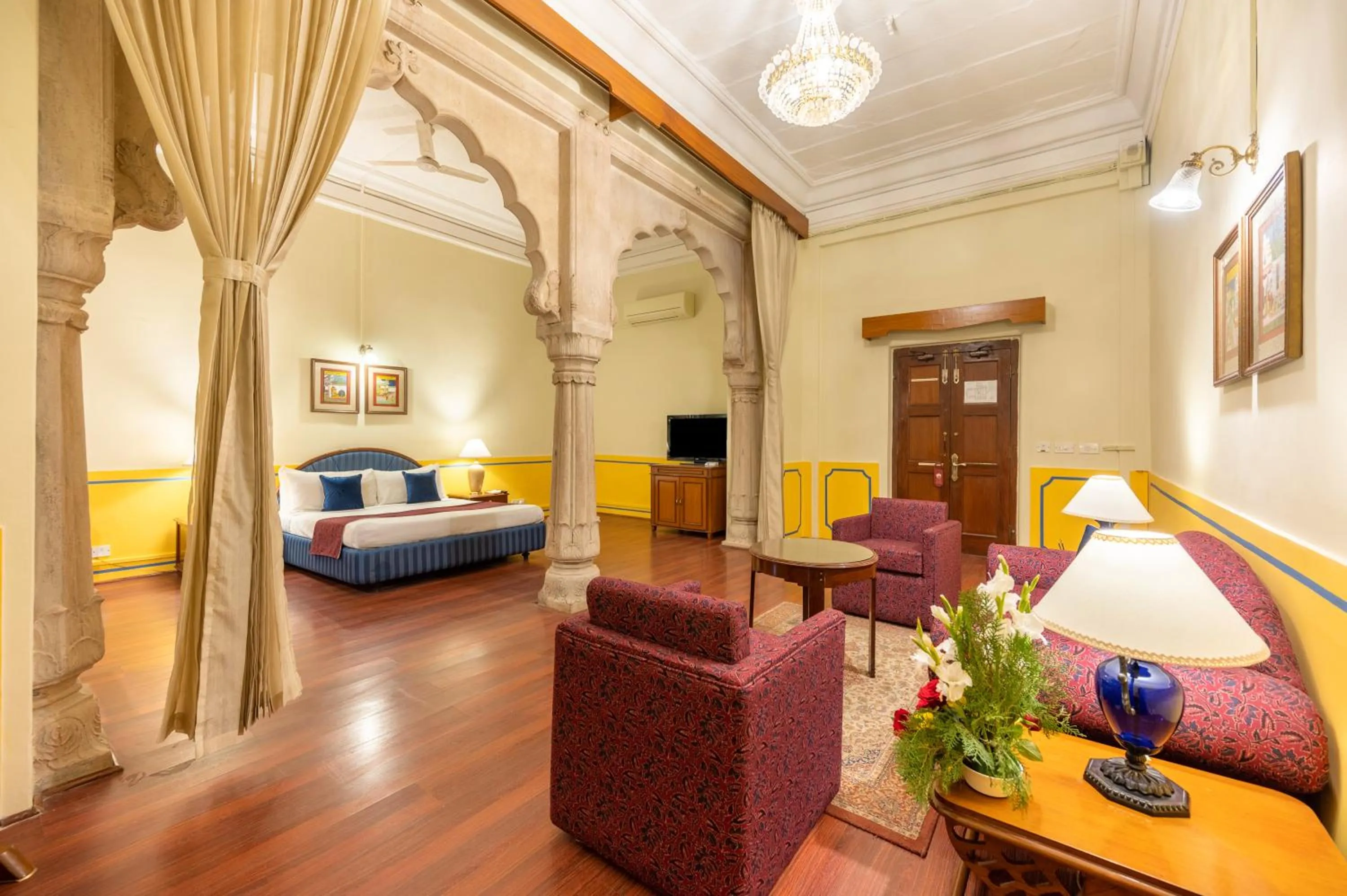 Bed in Umed Bhawan Palace, Kotah