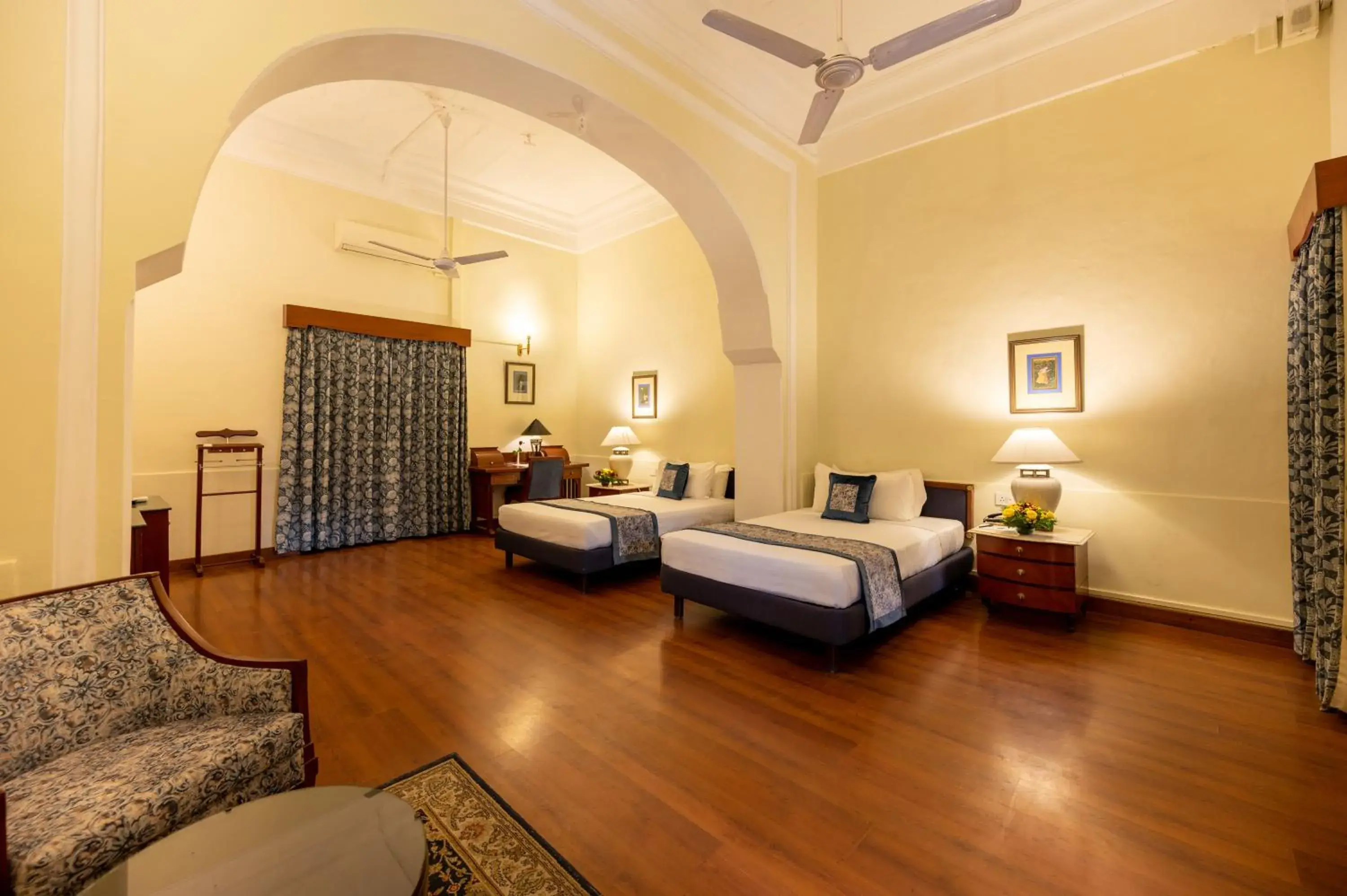 Bed in Umed Bhawan Palace, Kotah Bed in Umed Bhawan Palace, Kotah