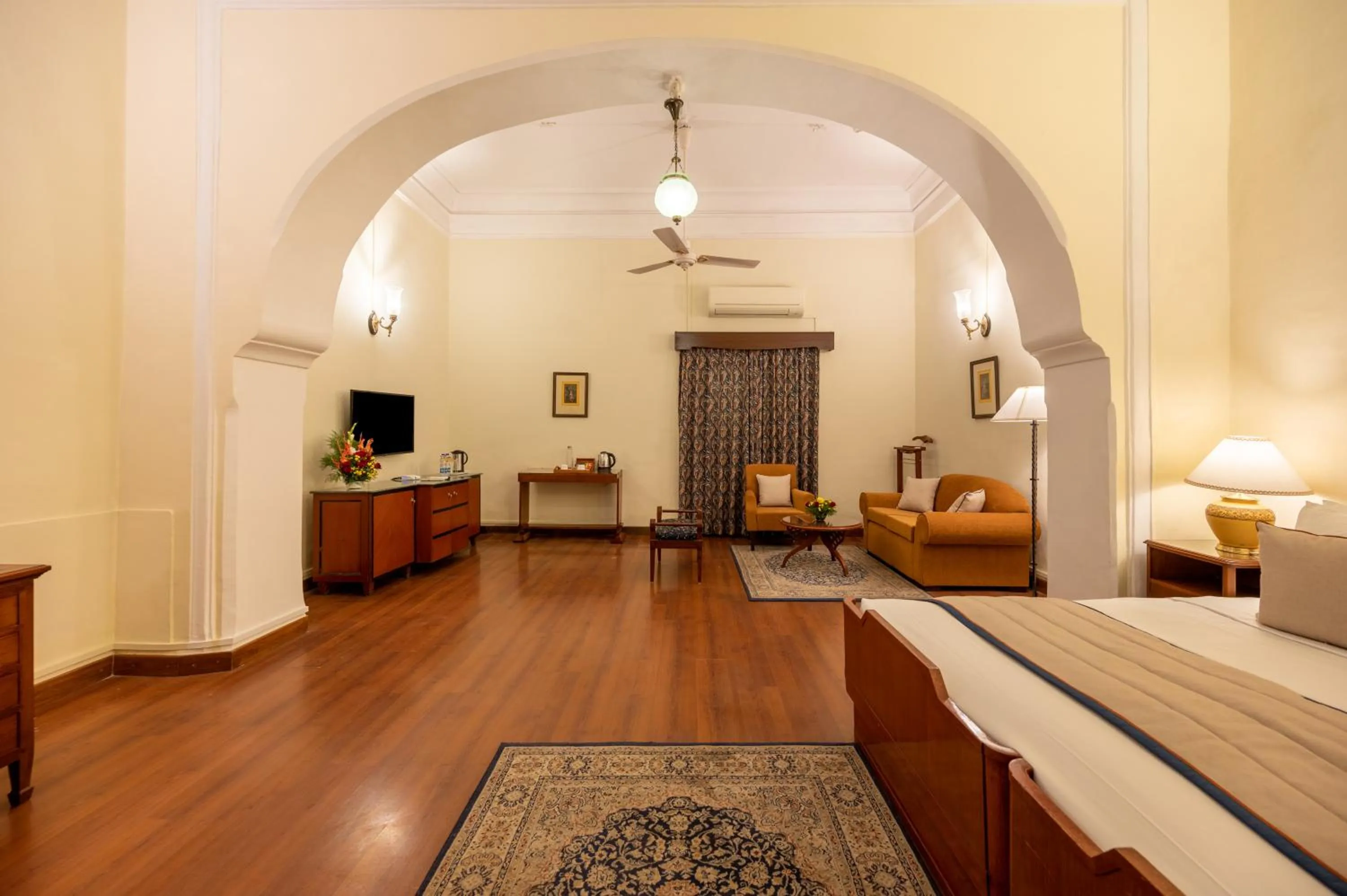 Bed in Umed Bhawan Palace, Kotah