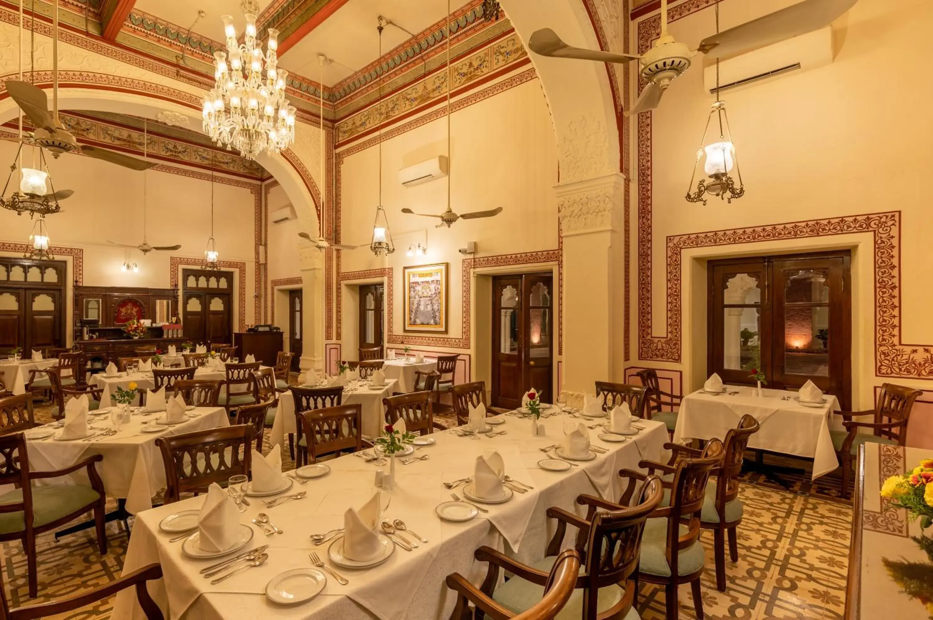Restaurant/places to eat in Umed Bhawan Palace, Kotah Restaurant/places to eat in Umed Bhawan Palace, Kotah