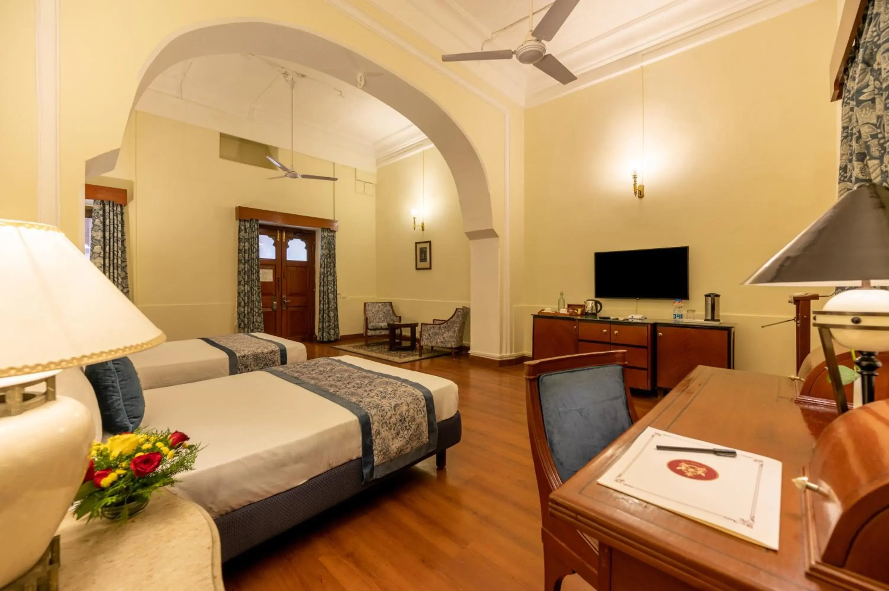 TV and multimedia, Bed in Umed Bhawan Palace, Kotah TV and multimedia, Bed in Umed Bhawan Palace, Kotah