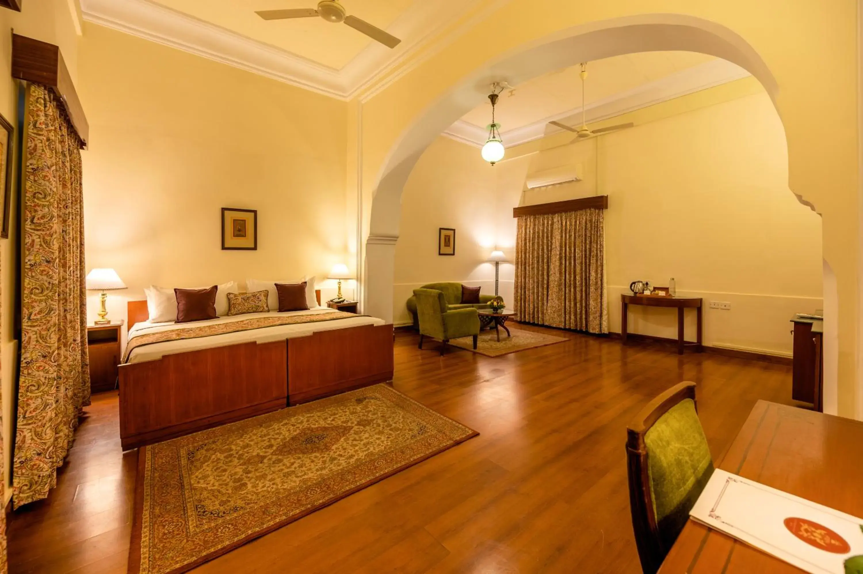 Bed in Umed Bhawan Palace, Kotah Bed in Umed Bhawan Palace, Kotah