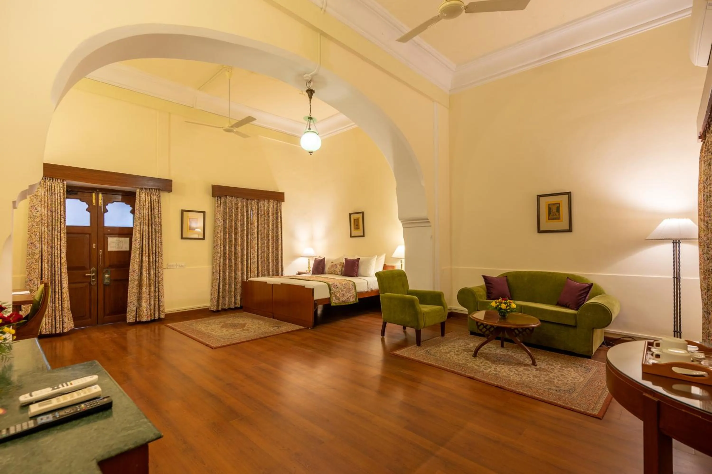 Bed in Umed Bhawan Palace, Kotah