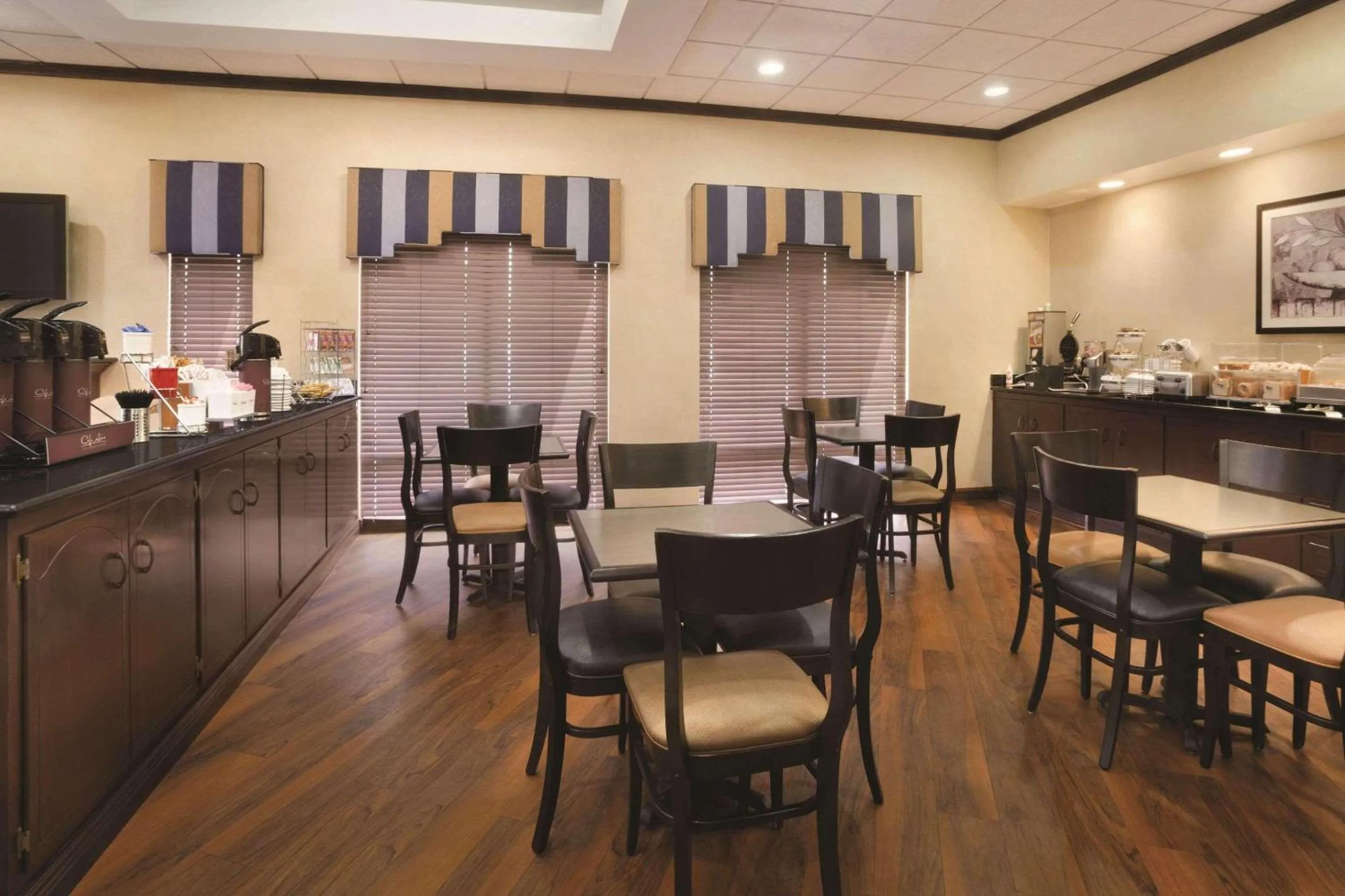 Breakfast in Park Inn by Radisson Albany