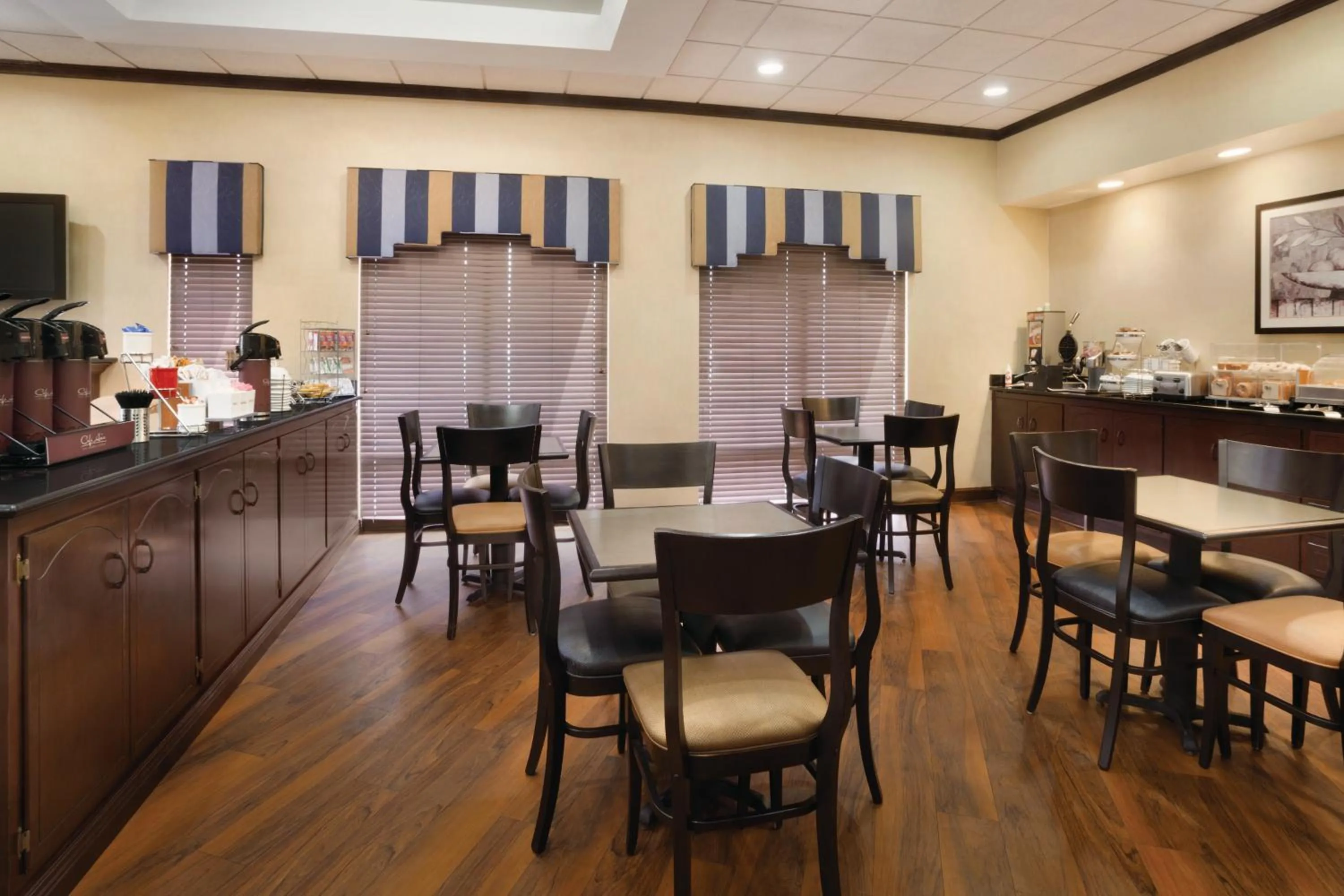 Restaurant/places to eat in Park Inn by Radisson Albany