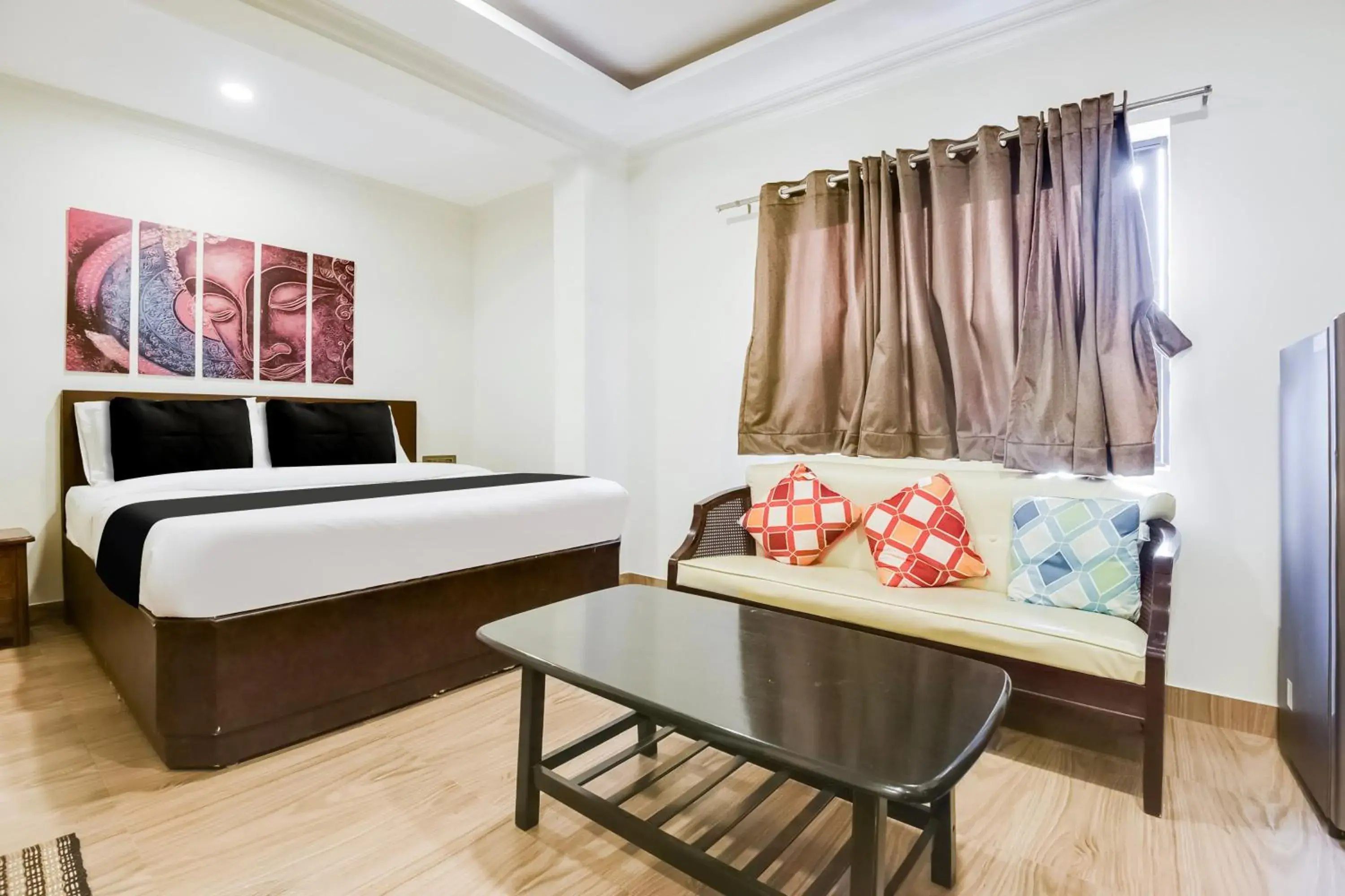 Bedroom, Bed in Super Hotel O Dabolim Near Goa International Airport Bedroom, Bed in Super Hotel O Dabolim Near Goa International Airport