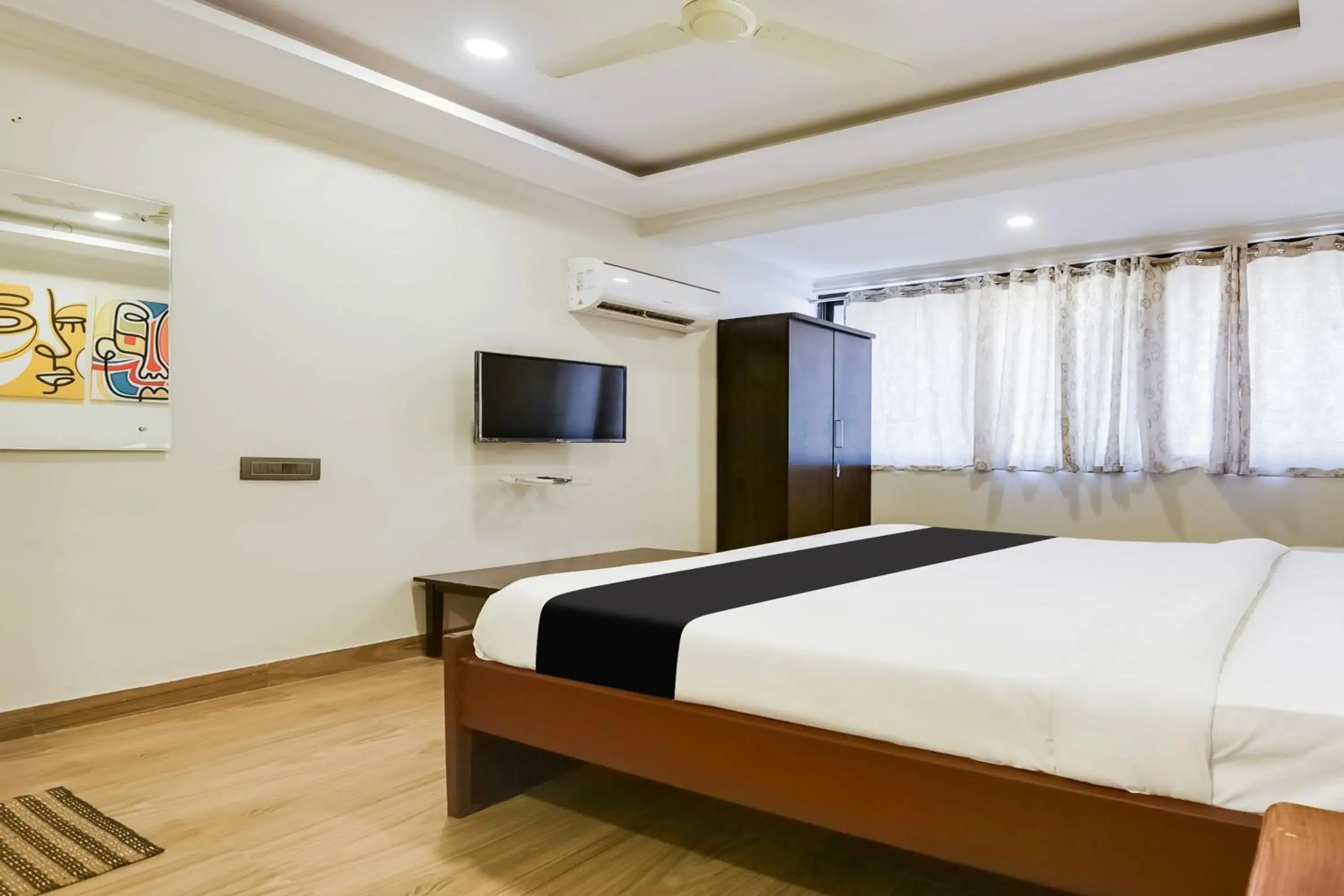 Bedroom, Bed in Super Hotel O Dabolim Near Goa International Airport Bedroom, Bed in Super Hotel O Dabolim Near Goa International Airport