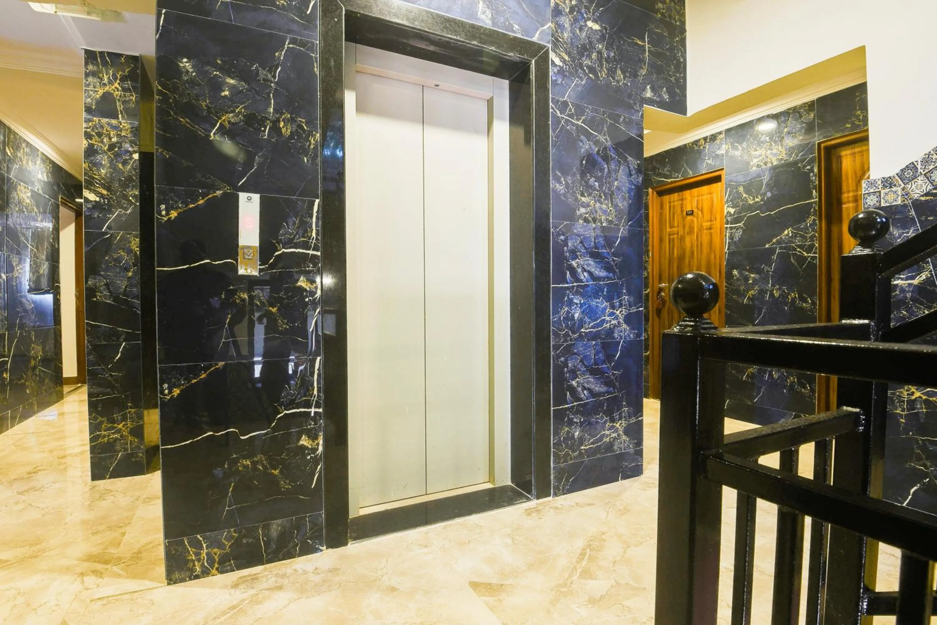 Lobby or reception in Super Hotel O Dabolim Near Goa International Airport