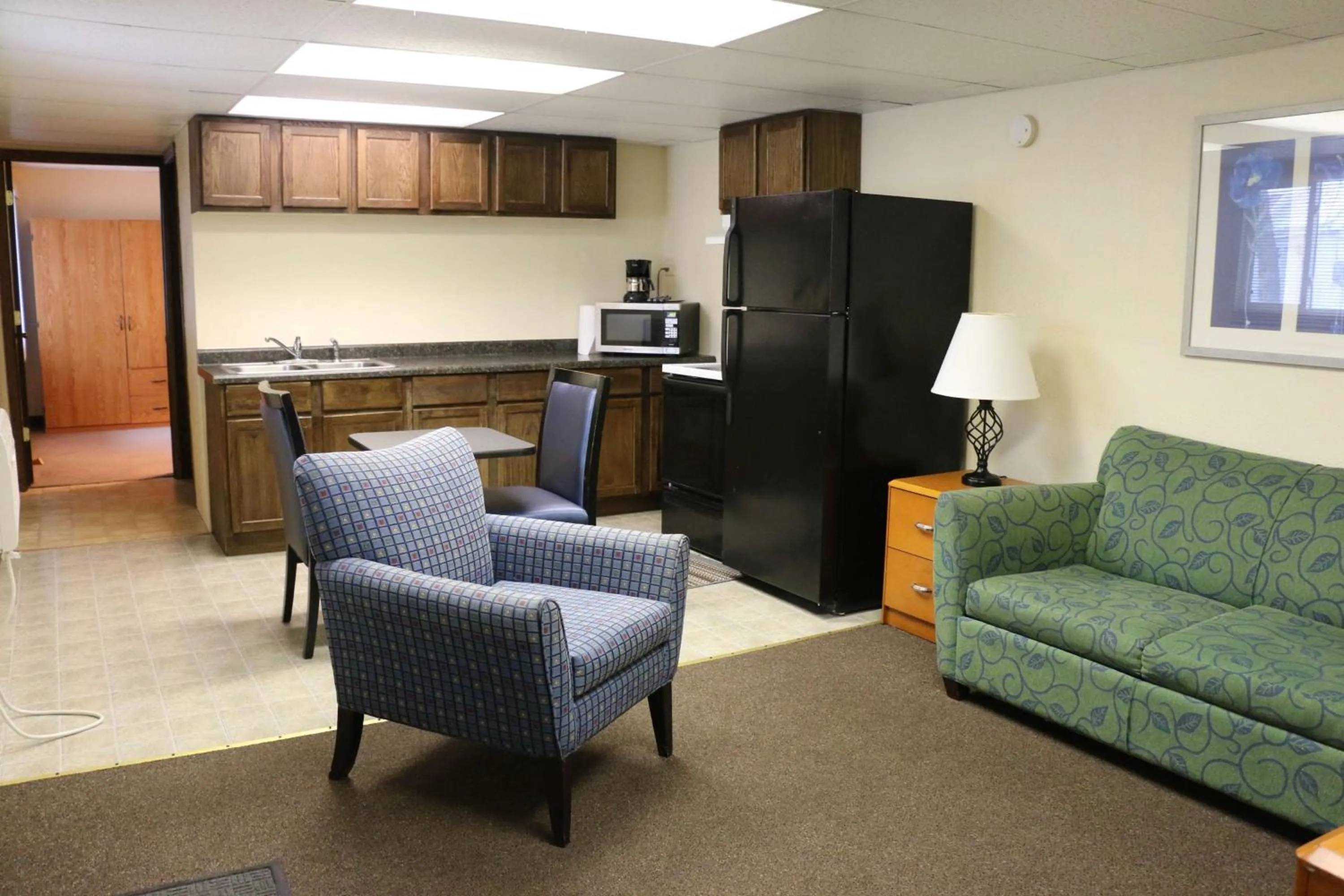 Kitchen or kitchenette in Custom Stay Thief River Falls