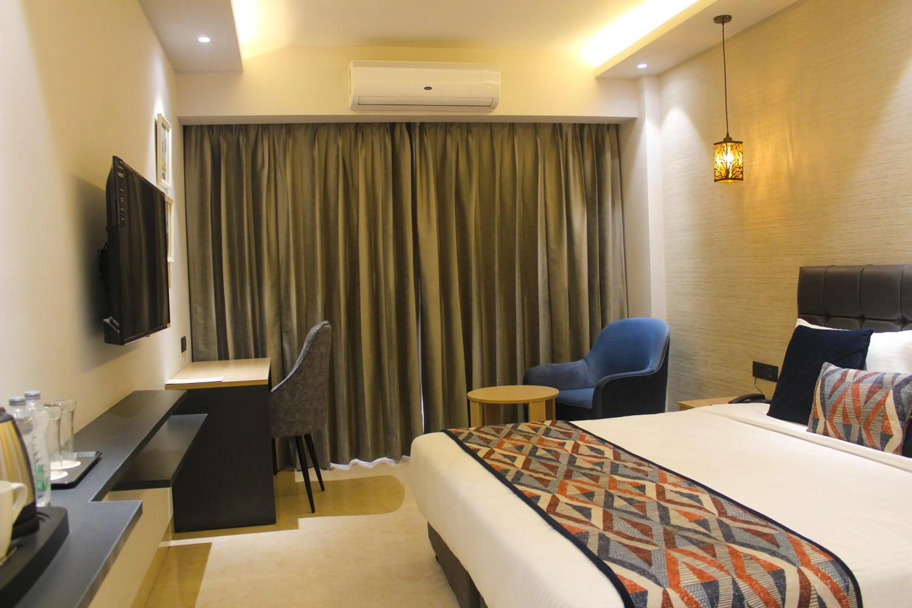 Bed in Ahuja Residency Mayfield Garden