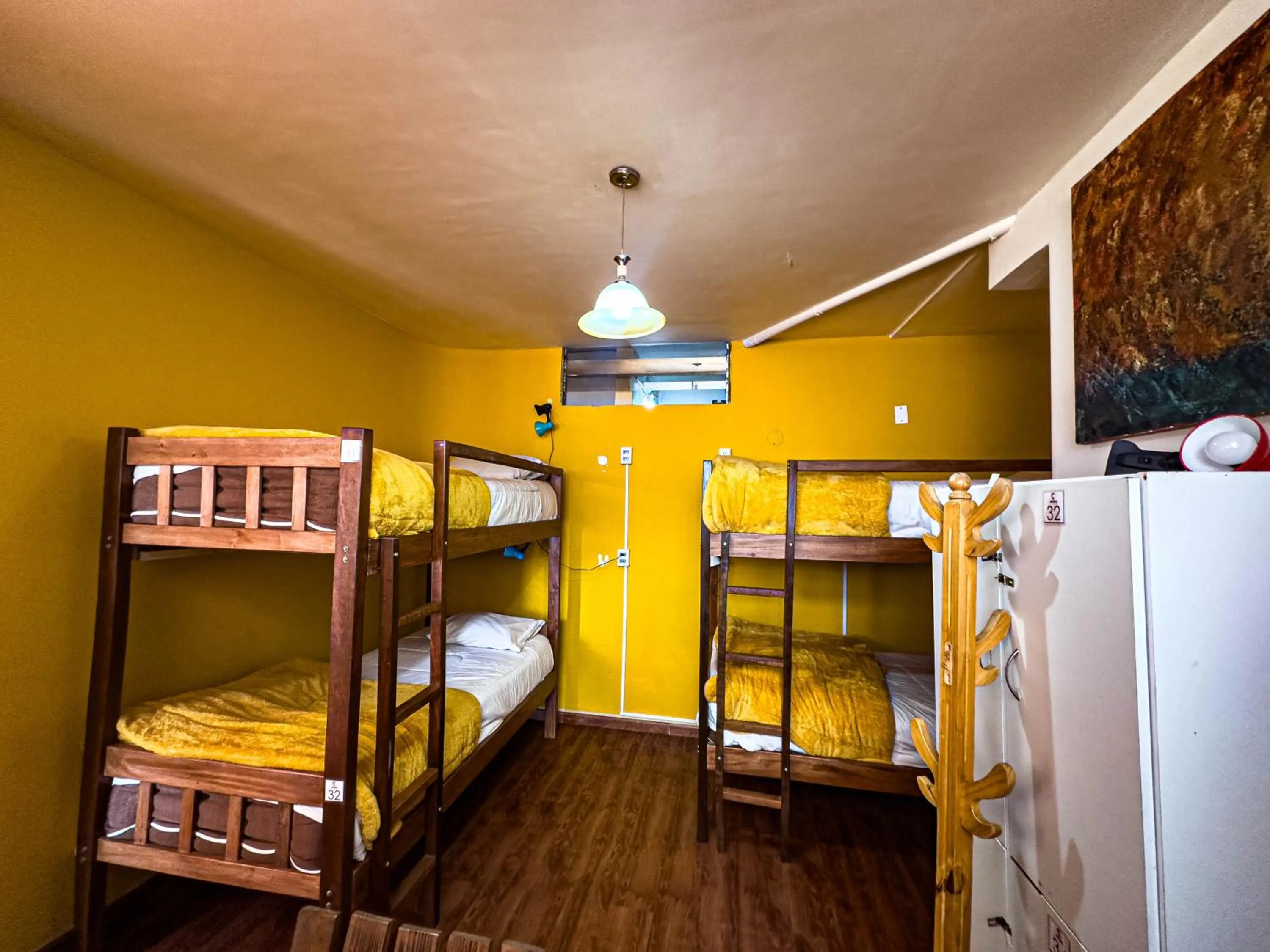 Photo of the whole room, Bed in Lobo Hostel La Paz