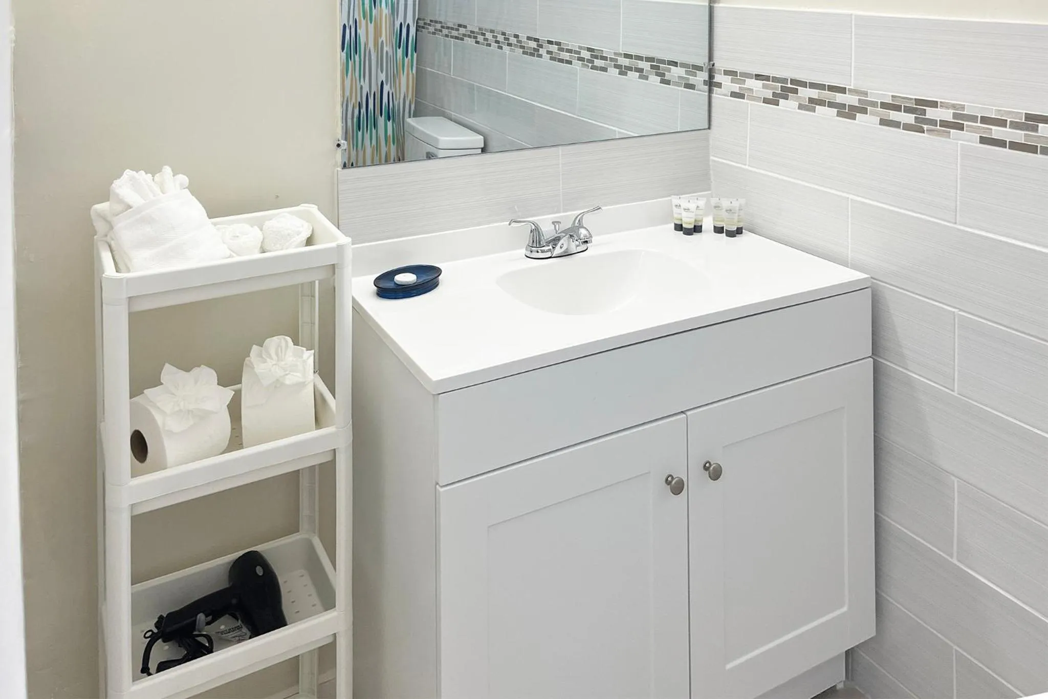 Sunny Isles Apartments by MiaRentals