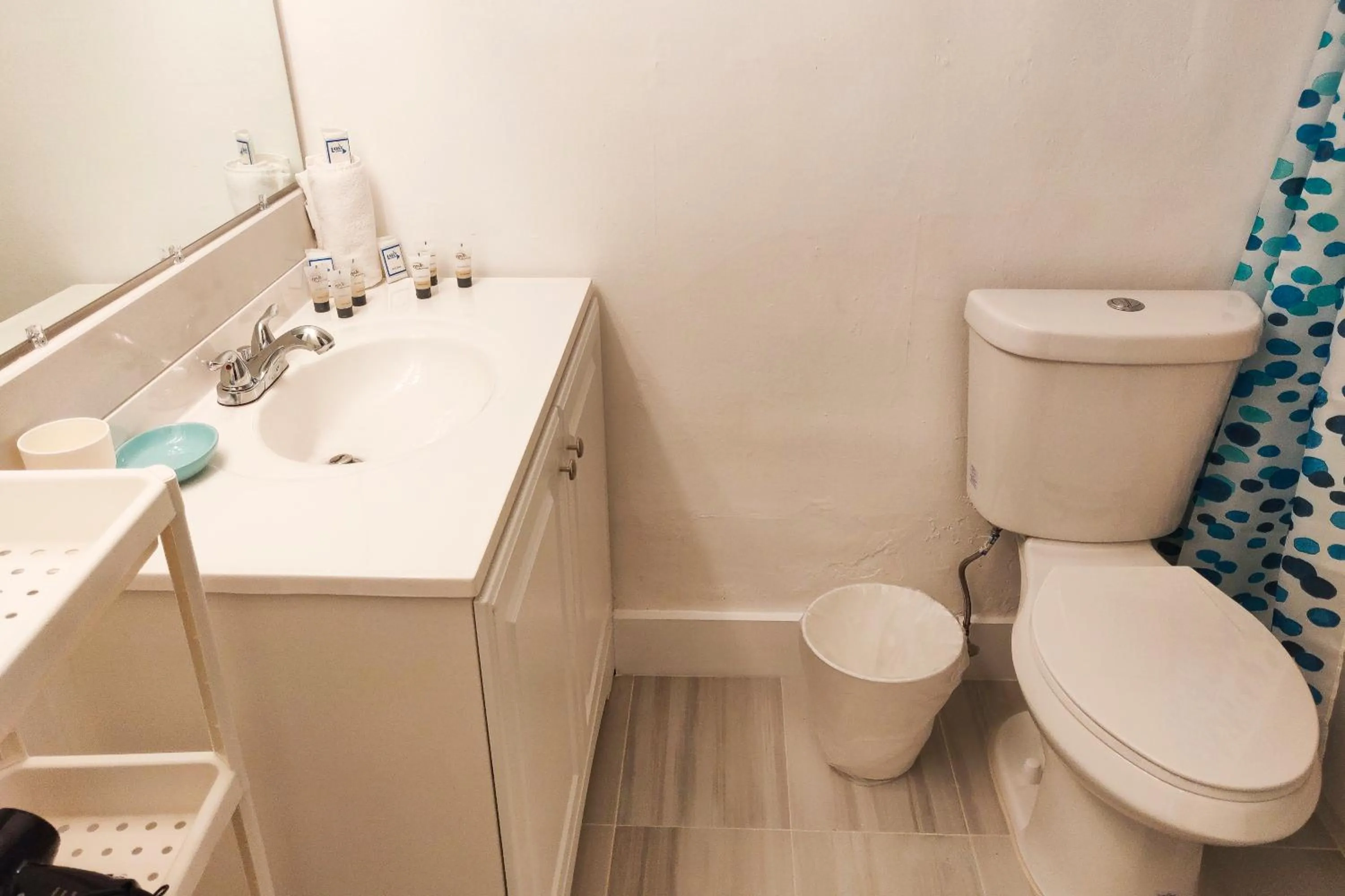 Sunny Isles Apartments by MiaRentals