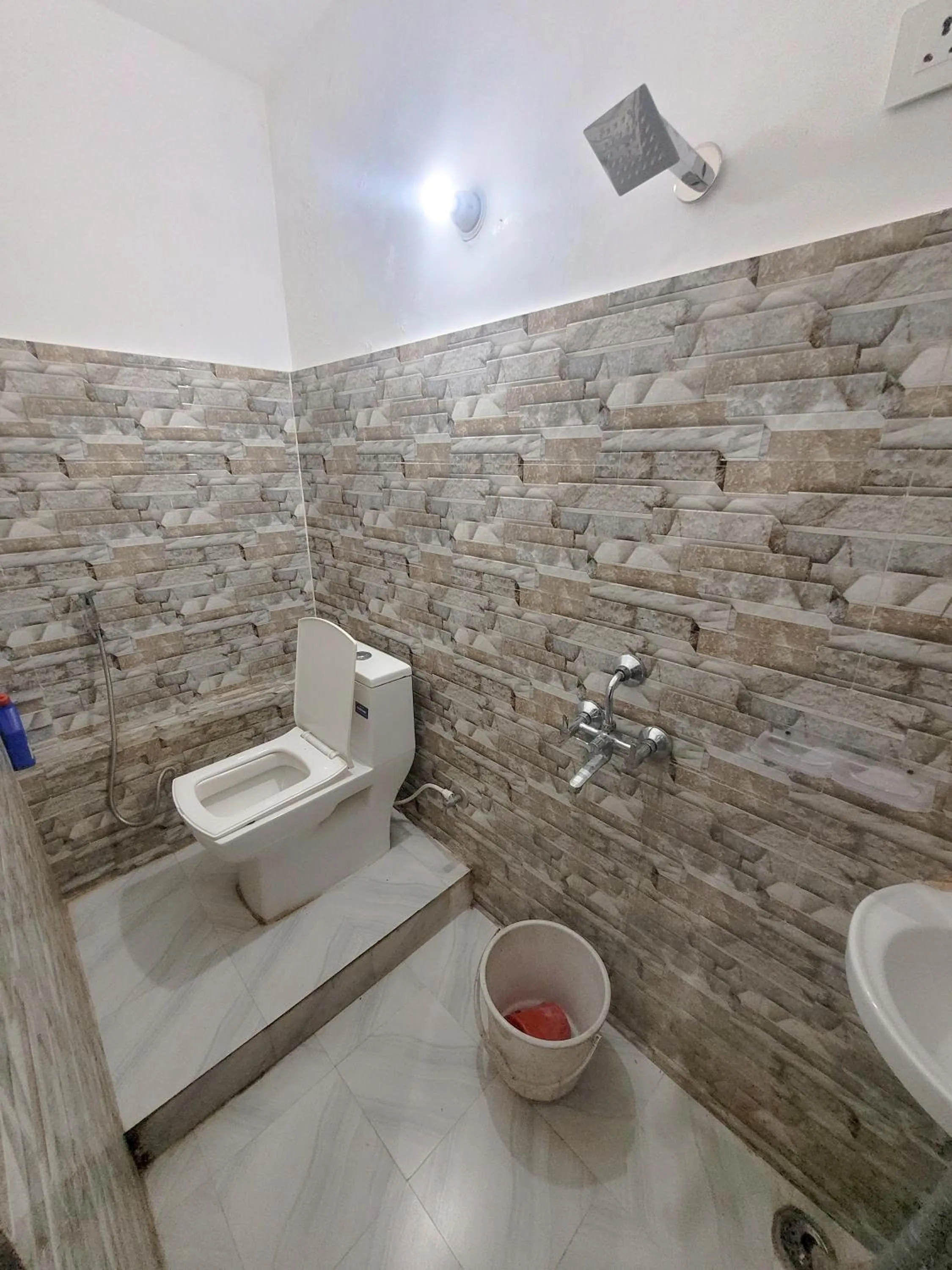 Toilet in Pushpa Vatika