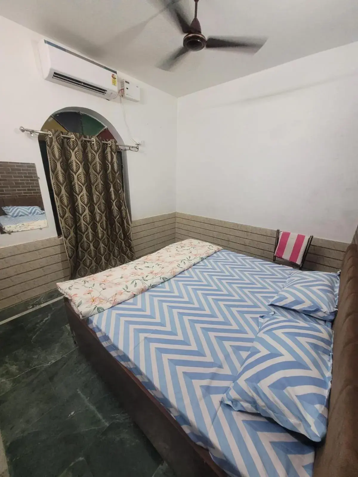 Bedroom, Bed in Pushpa Vatika Bedroom, Bed in Pushpa Vatika