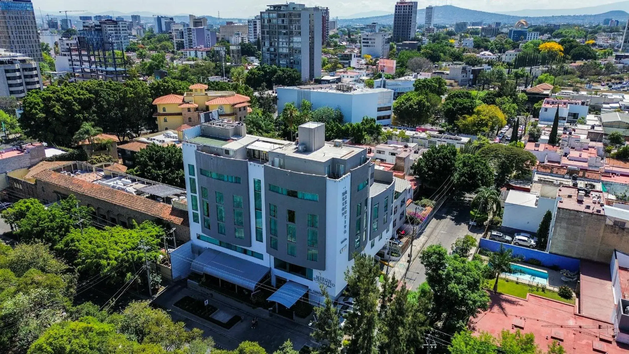 Property building in Mesón Ejecutivo Guadalajara Minerva - Av México Property building in Mesón Ejecutivo Guadalajara Minerva - Av México