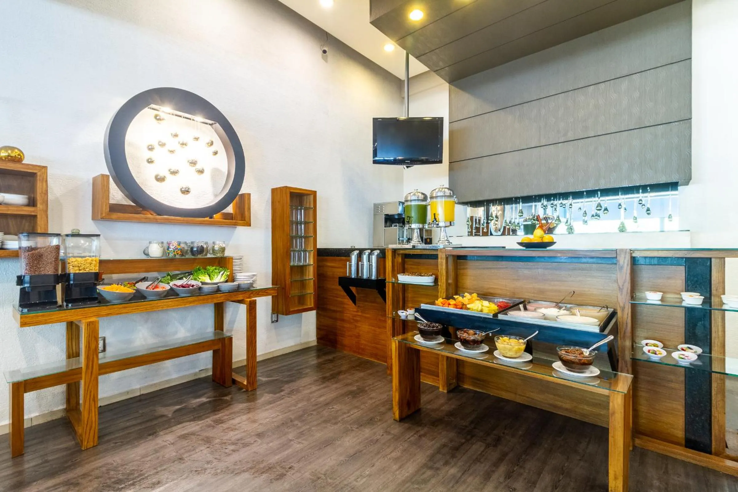 Buffet breakfast in Mesón Ejecutivo Guadalajara Minerva - Av México