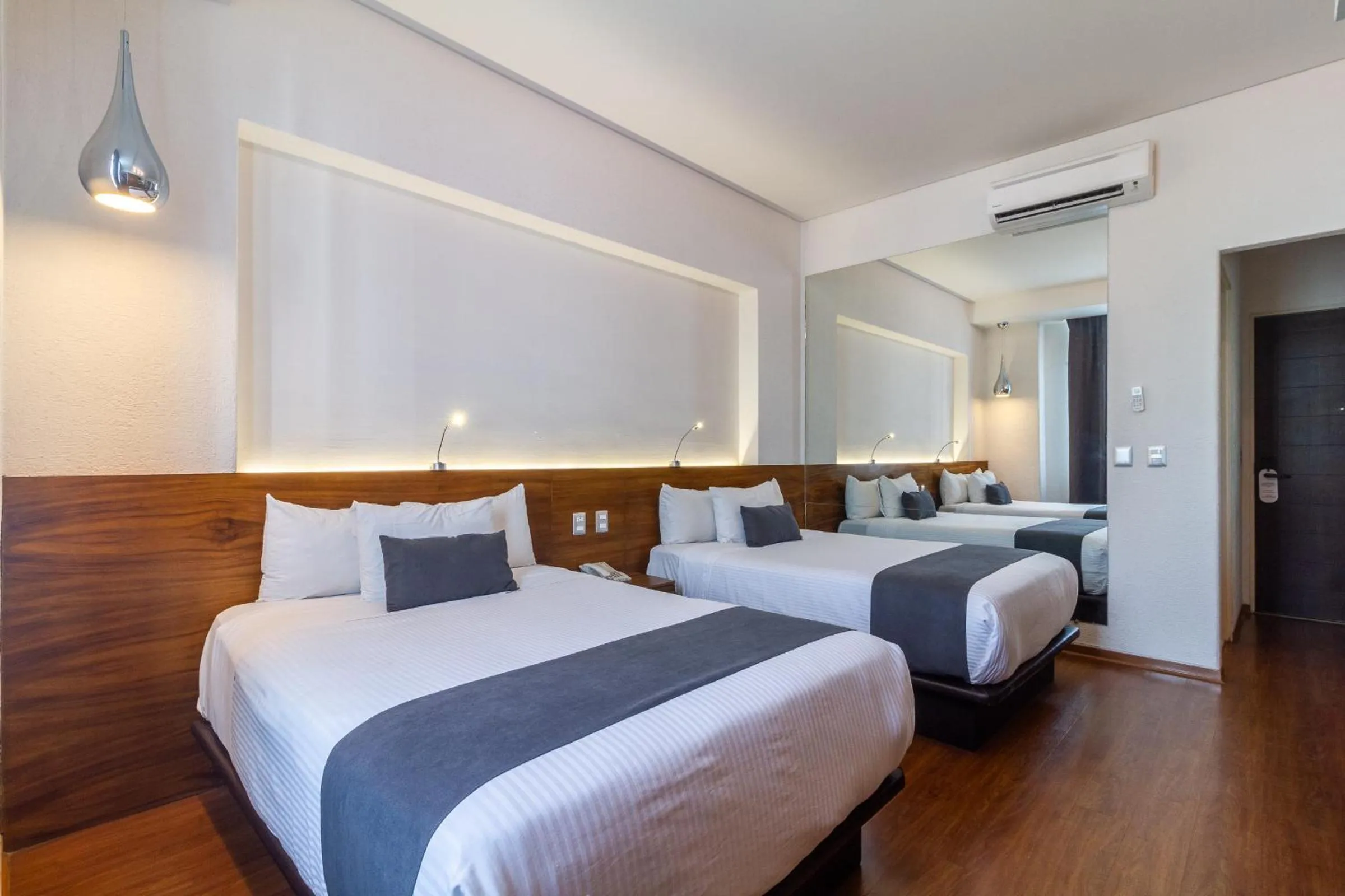 Bed in Mesón Ejecutivo Guadalajara Minerva - Av México