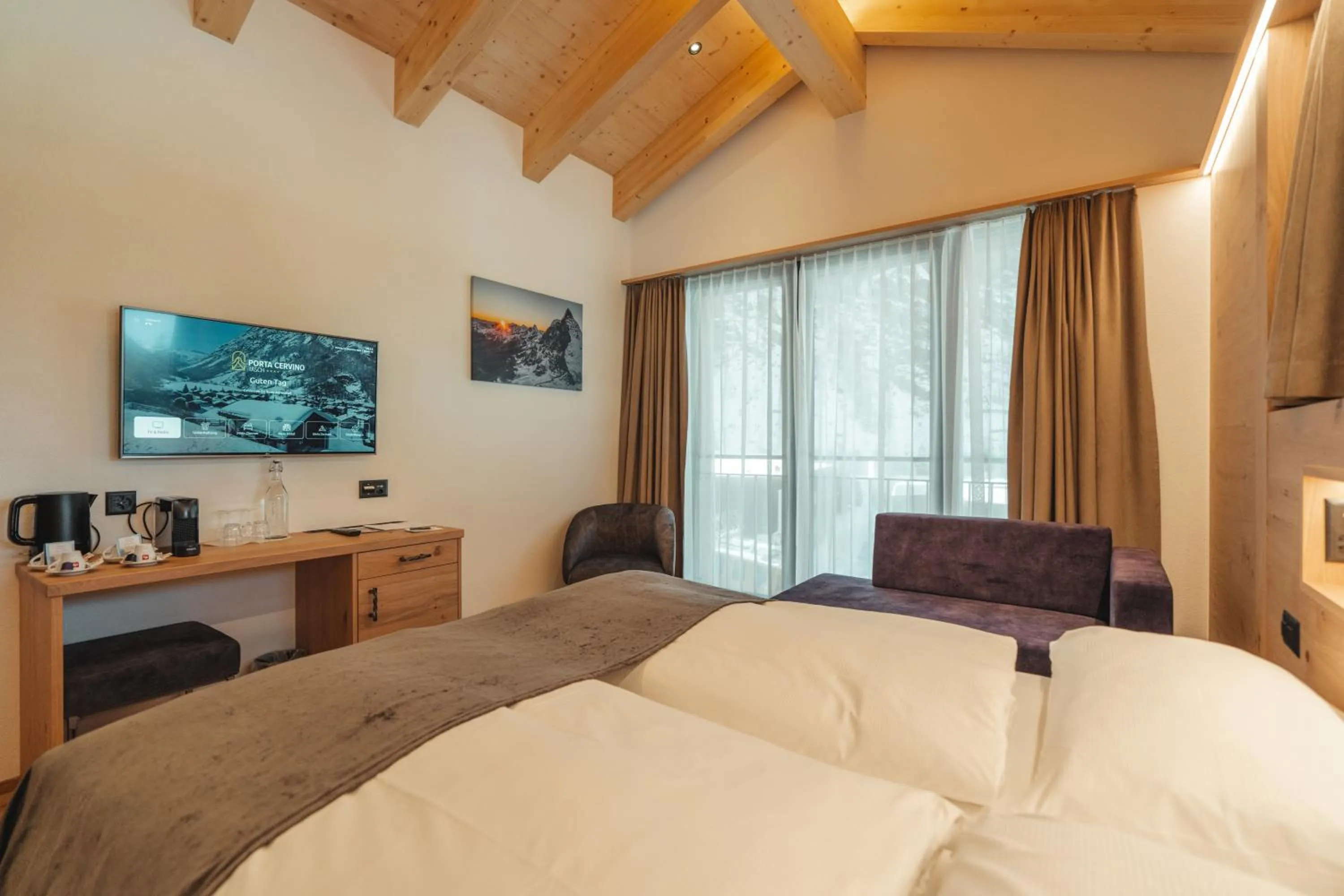 Photo of the whole room, Bed in Hotel Porta Cervino