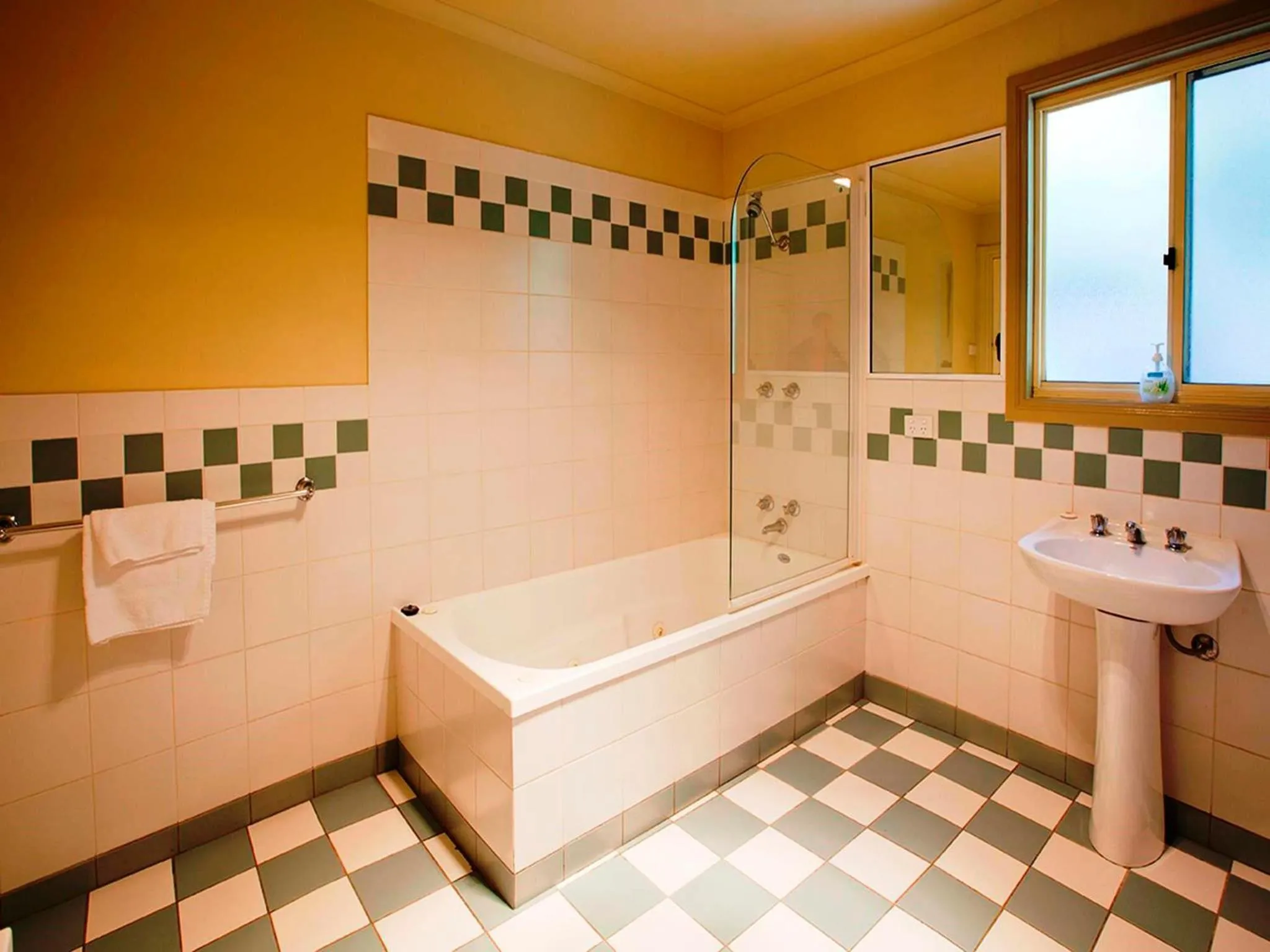 Bathroom in Noonameena Cottage