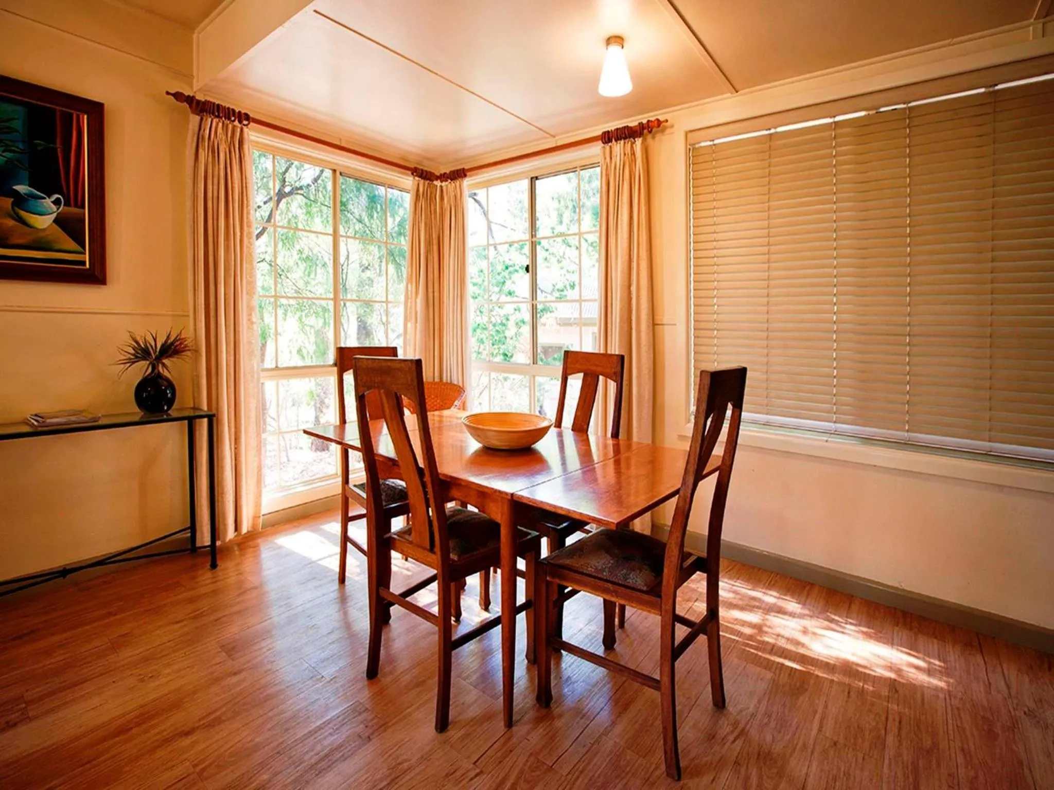 Dining area in Noonameena Cottage