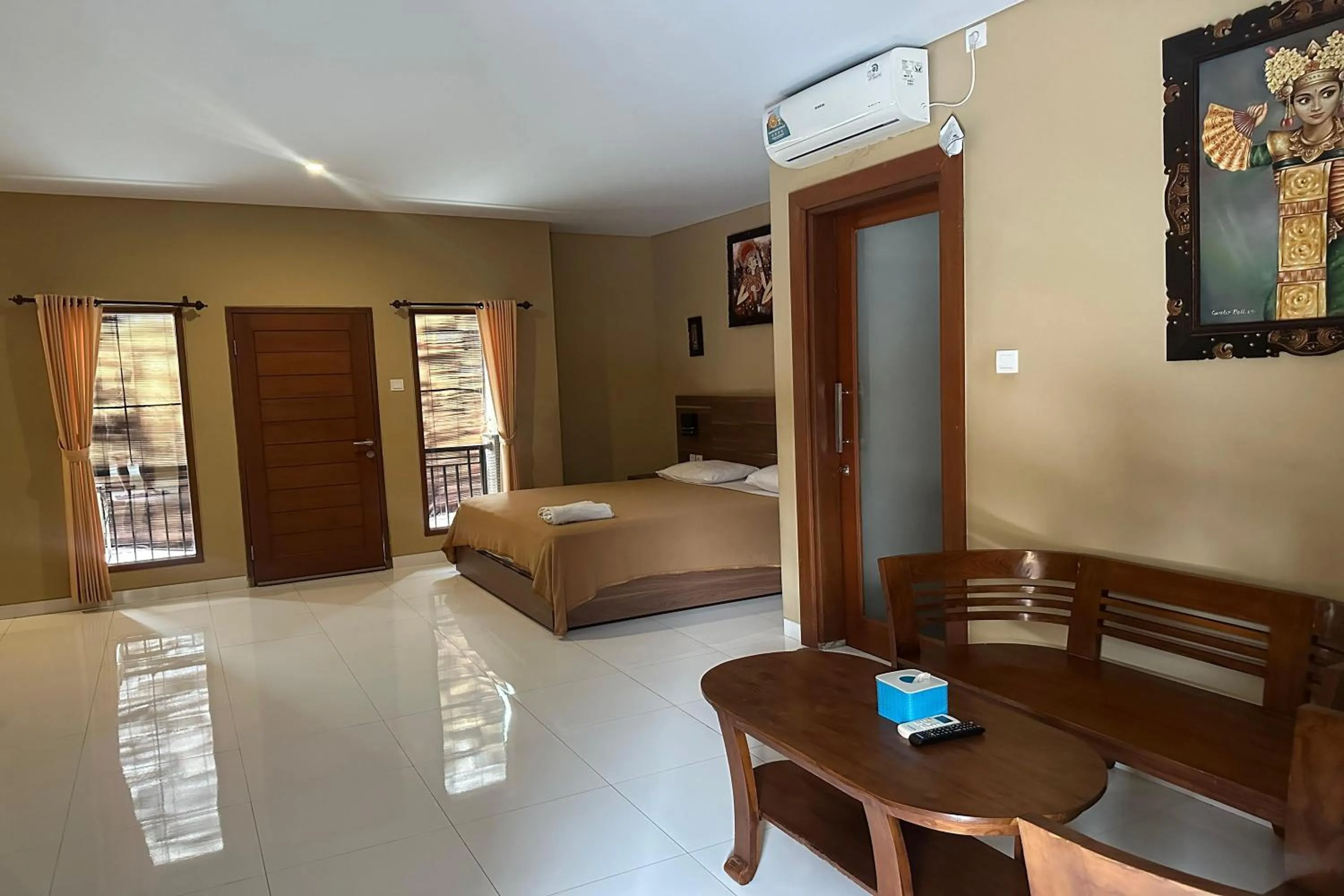 Bedroom, Bed in Gora Beach Inn