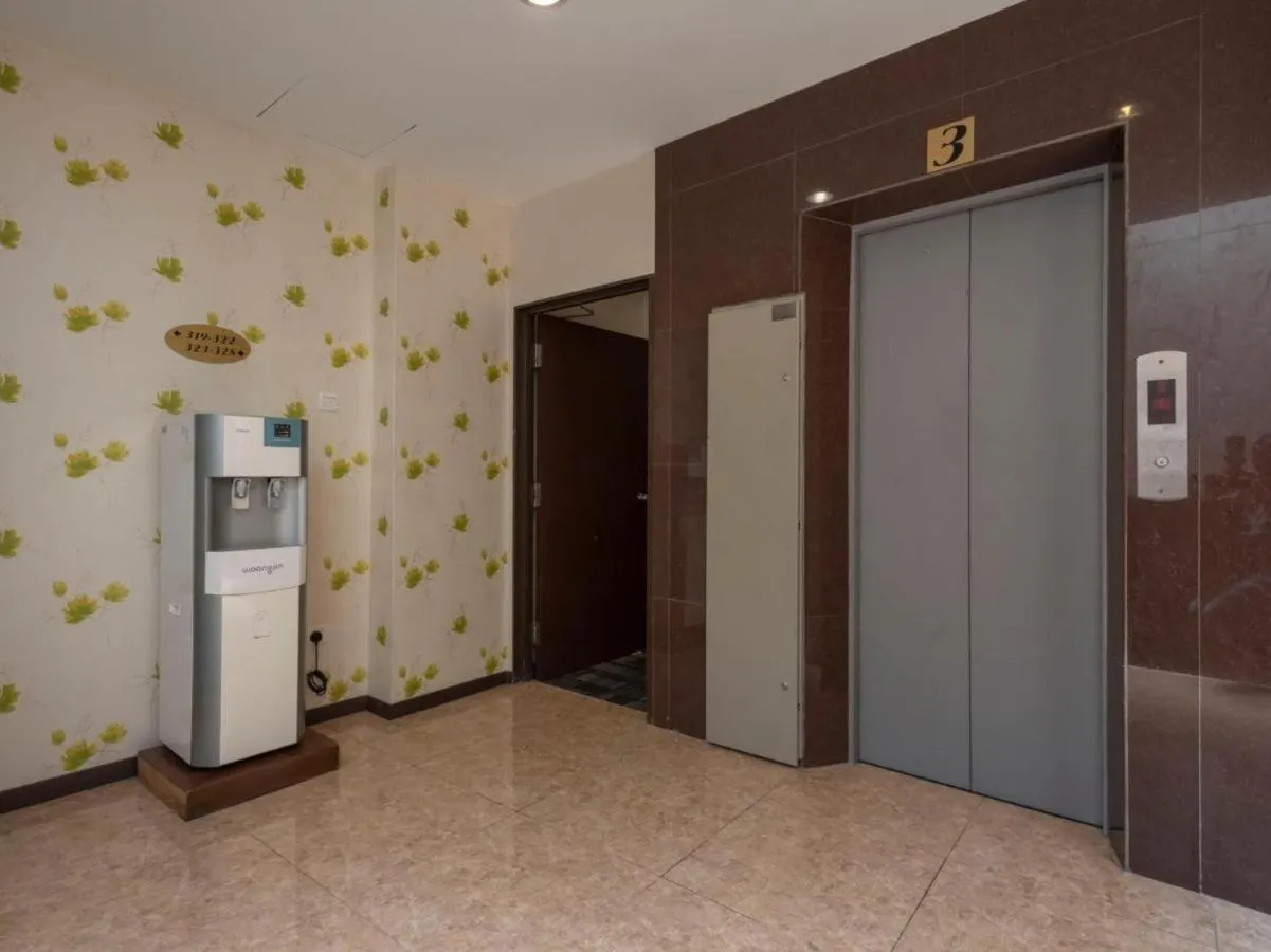 elevator in Suan Bee Hotel@Sutera