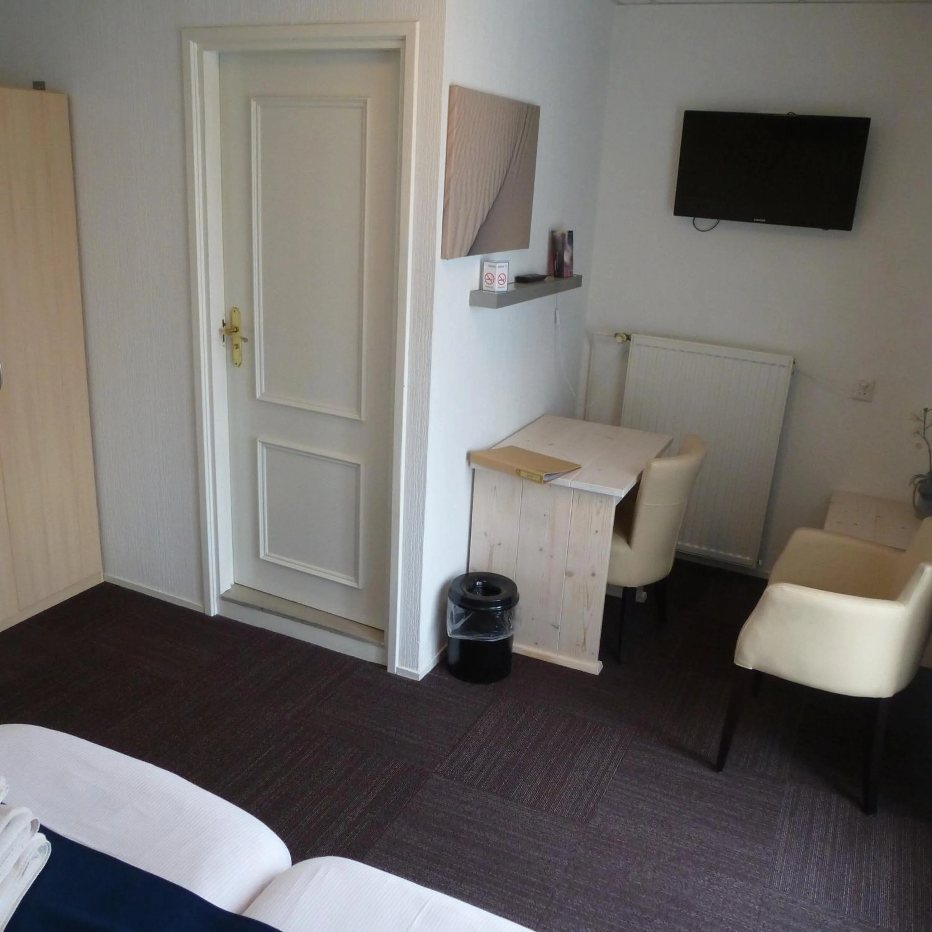 Seating area in Hotel De Leugenaar